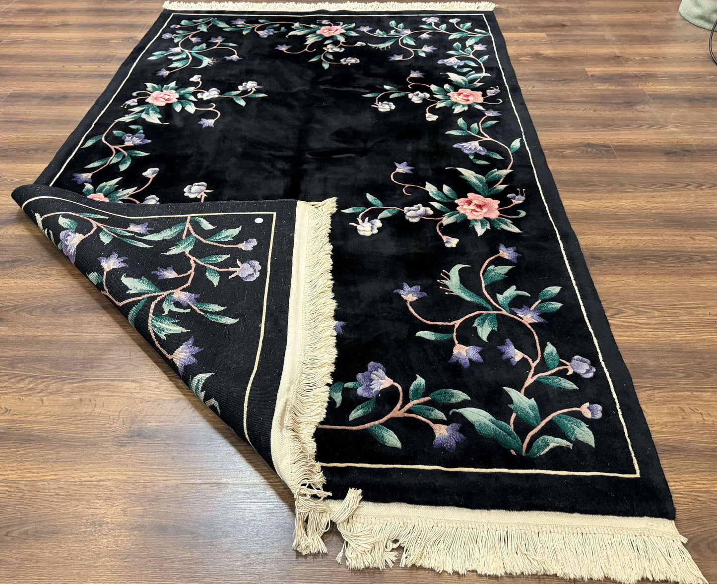 Chinese Wool Rug 6x9, Black, Floral, Minimal Design, 90 Line Carpet, Vintage Art Deco Rug - Nuvé