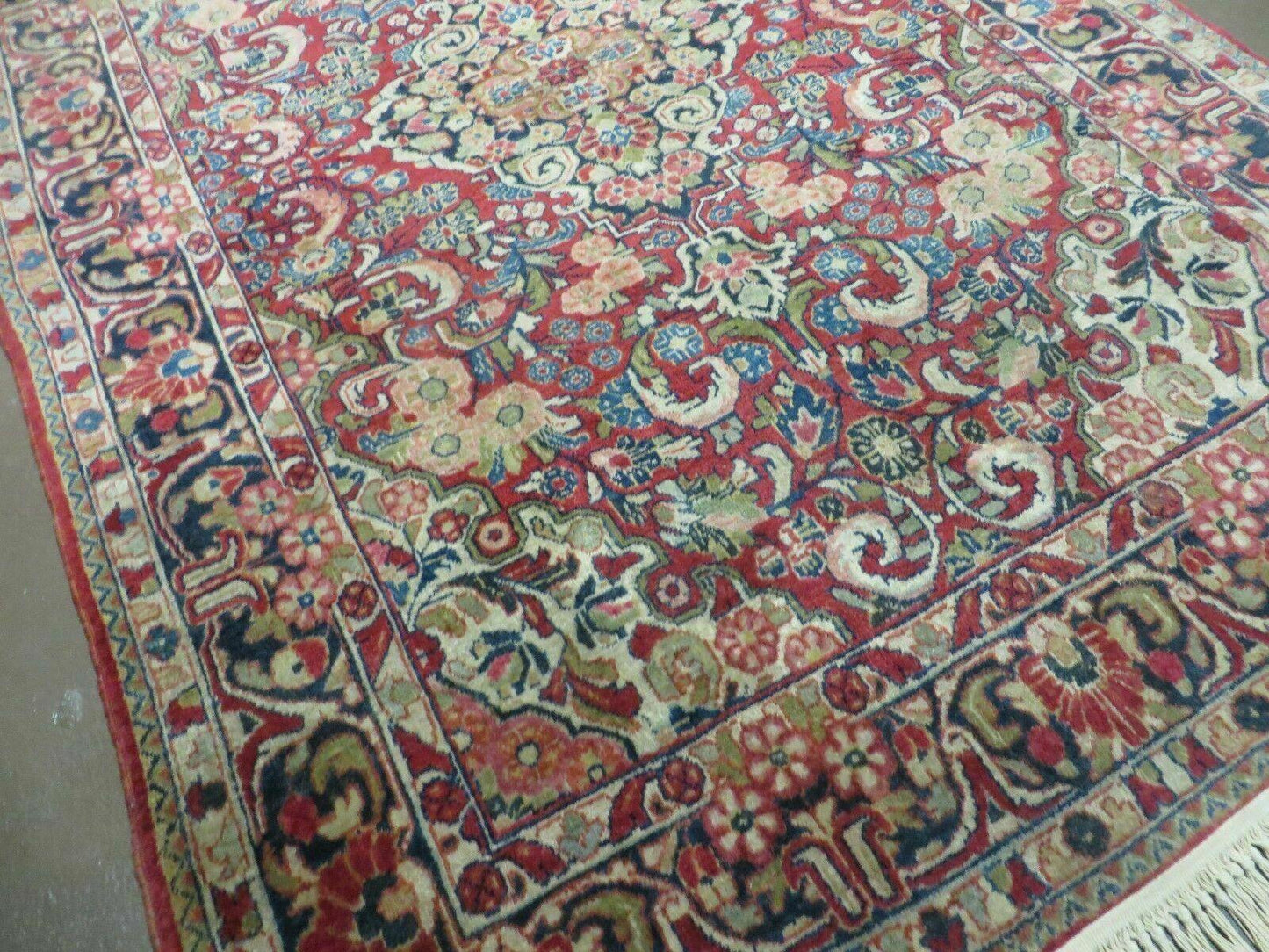 Persian Sarouk Rug 4.6 x 5, Red, Semi Antique, Floral - Nuvé