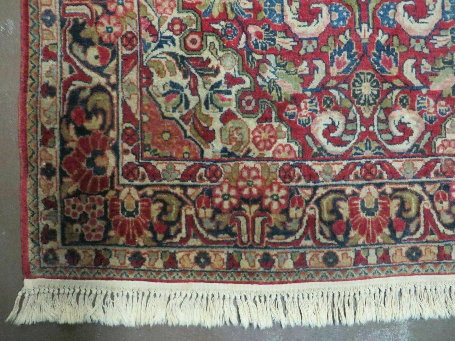 Persian Sarouk Rug 4.6 x 5, Red, Semi Antique, Floral - Nuvé