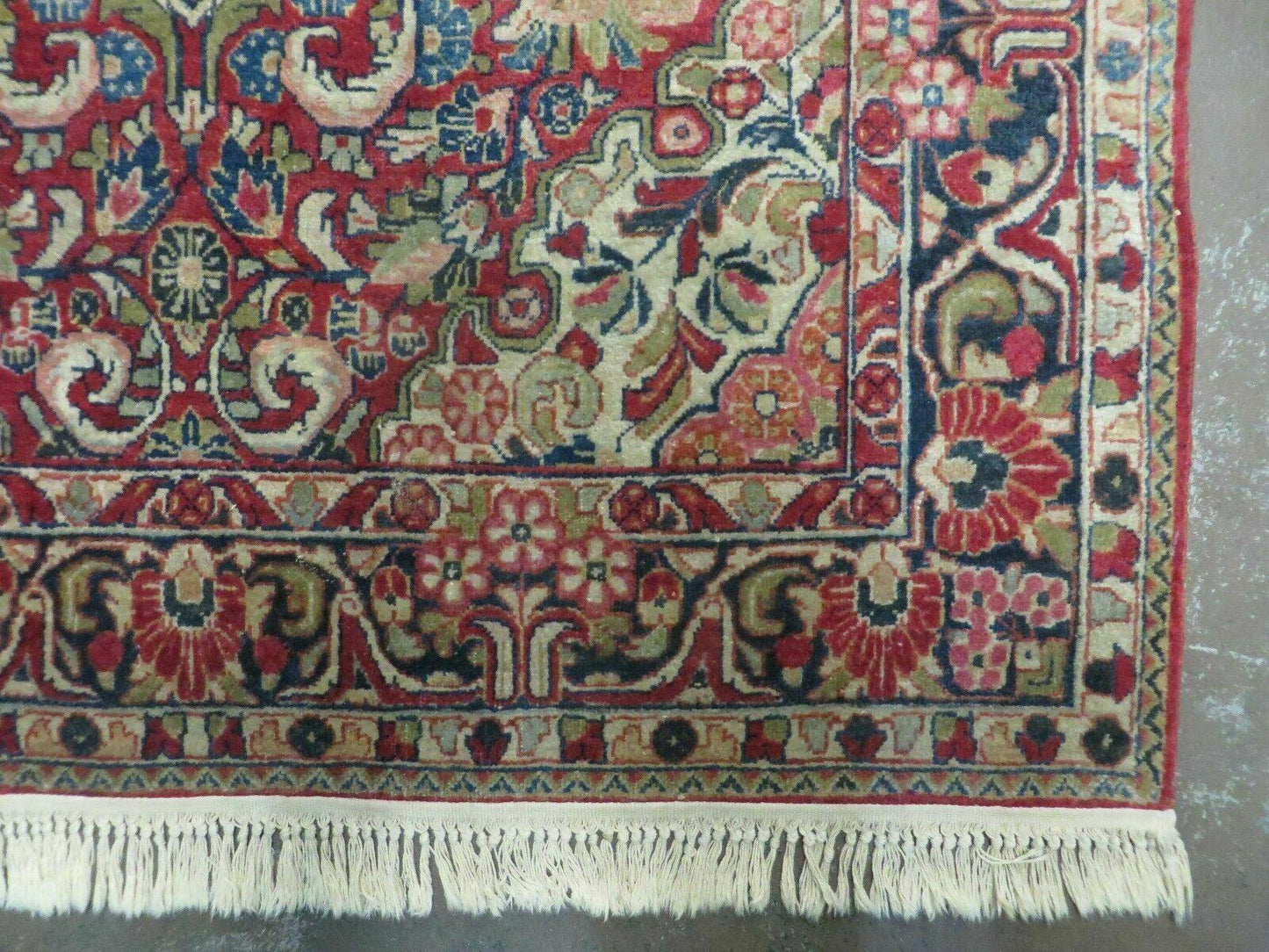 Persian Sarouk Rug 4.6 x 5, Red, Semi Antique, Floral - Nuvé