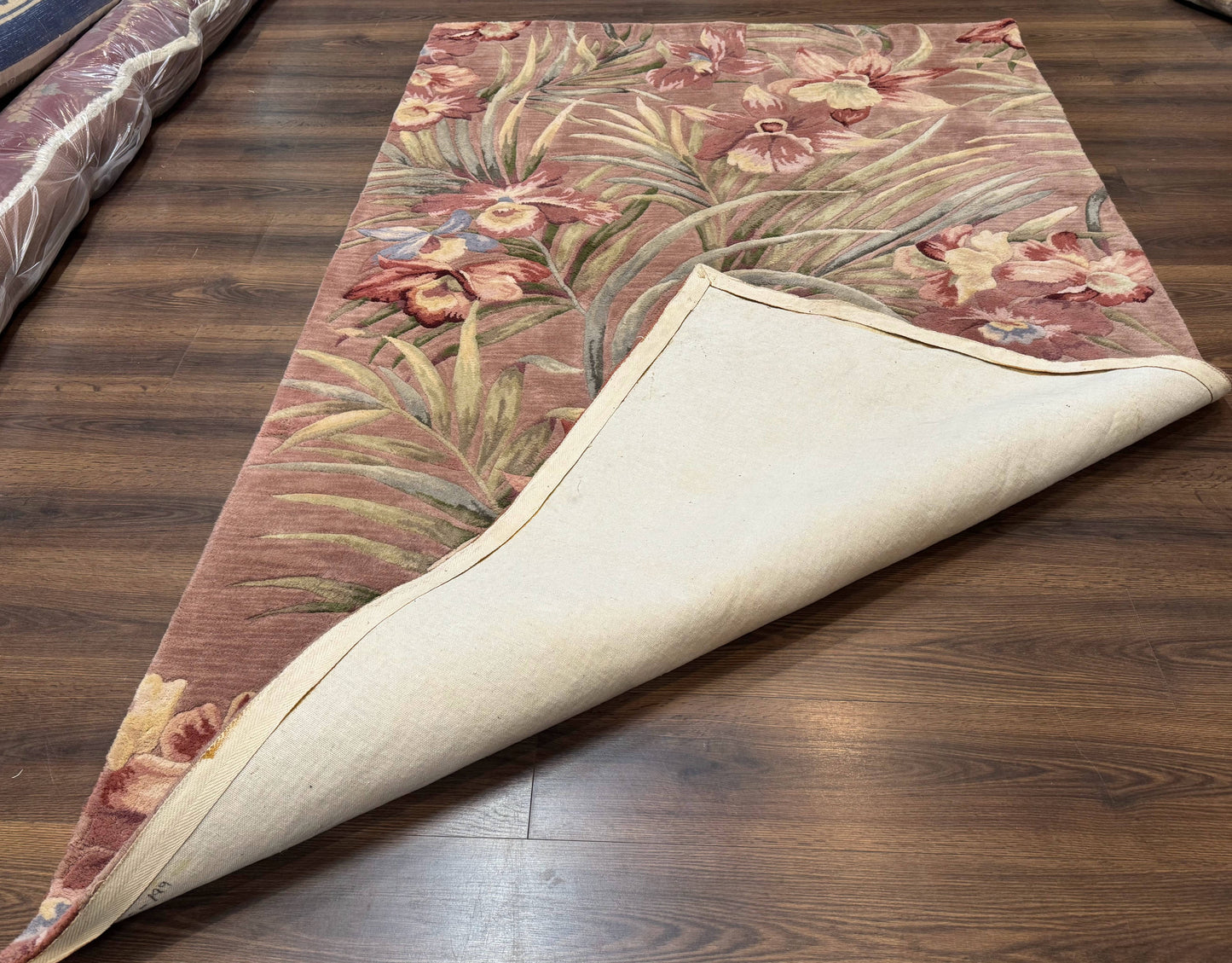 Hand Tufted Floral Rug 5x8, Light Rose Wool Carpet - Nuvé