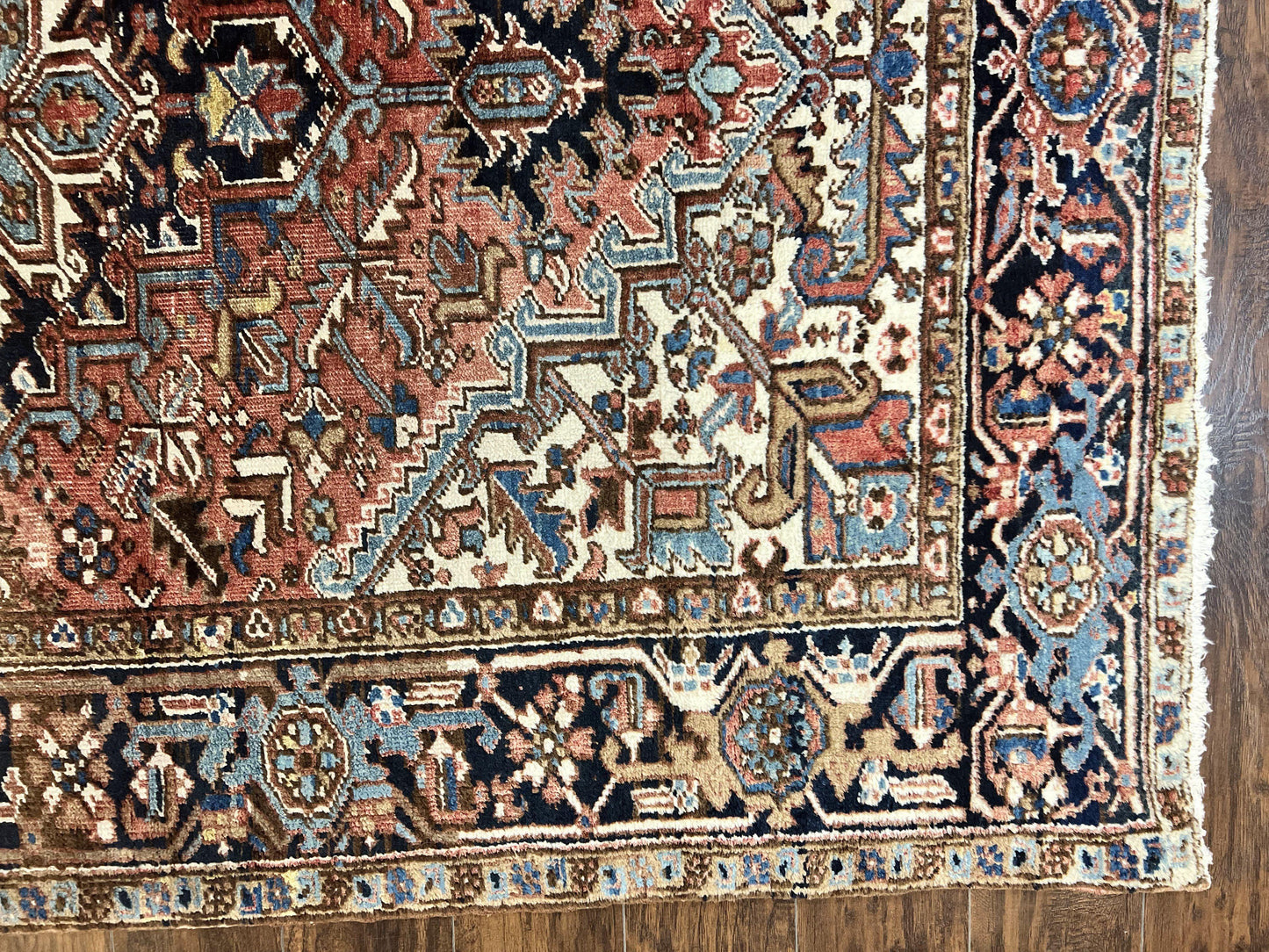 Antique Persian Heriz Rug 6x8, Geometric Medallion, 1920s Oriental Carpet, Handmade Wool Rug - Nuvé