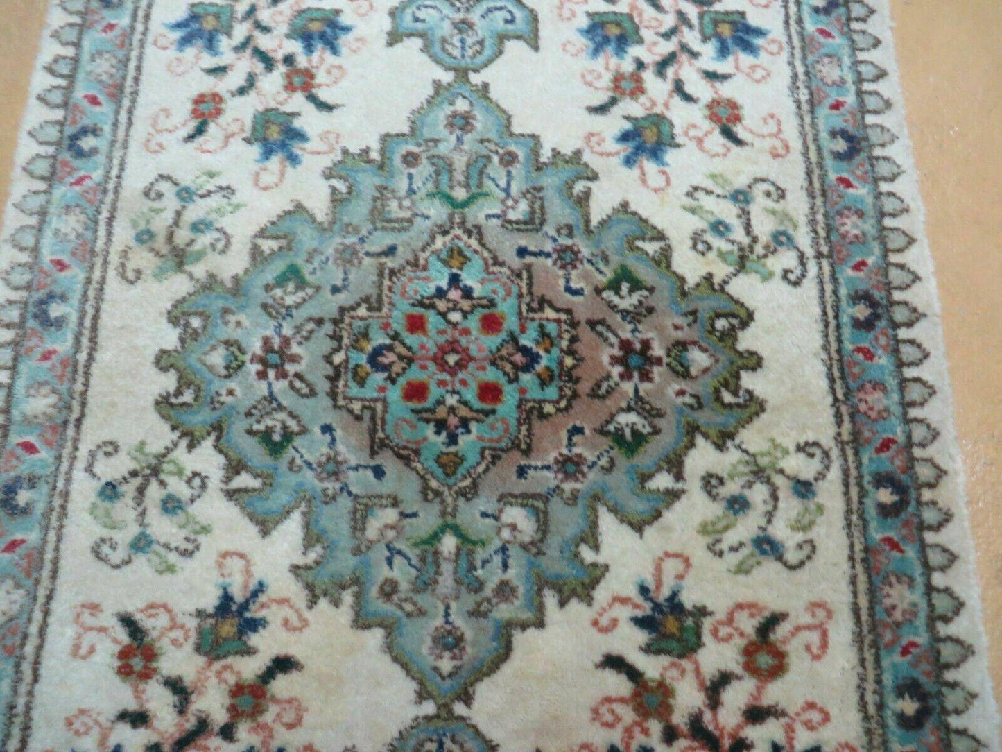 1' 9" X 2' 5" Handmade Indian Wool Rug Lahore Floral Design Small Oriental Rug Beige & Teal - Nuvé