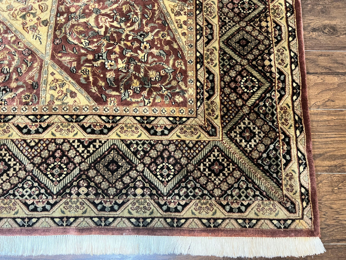 Indo Persian Rug 8x10, Dome Design, 210 KPSI, Handmade Vintage Wool Rug - Nuvé