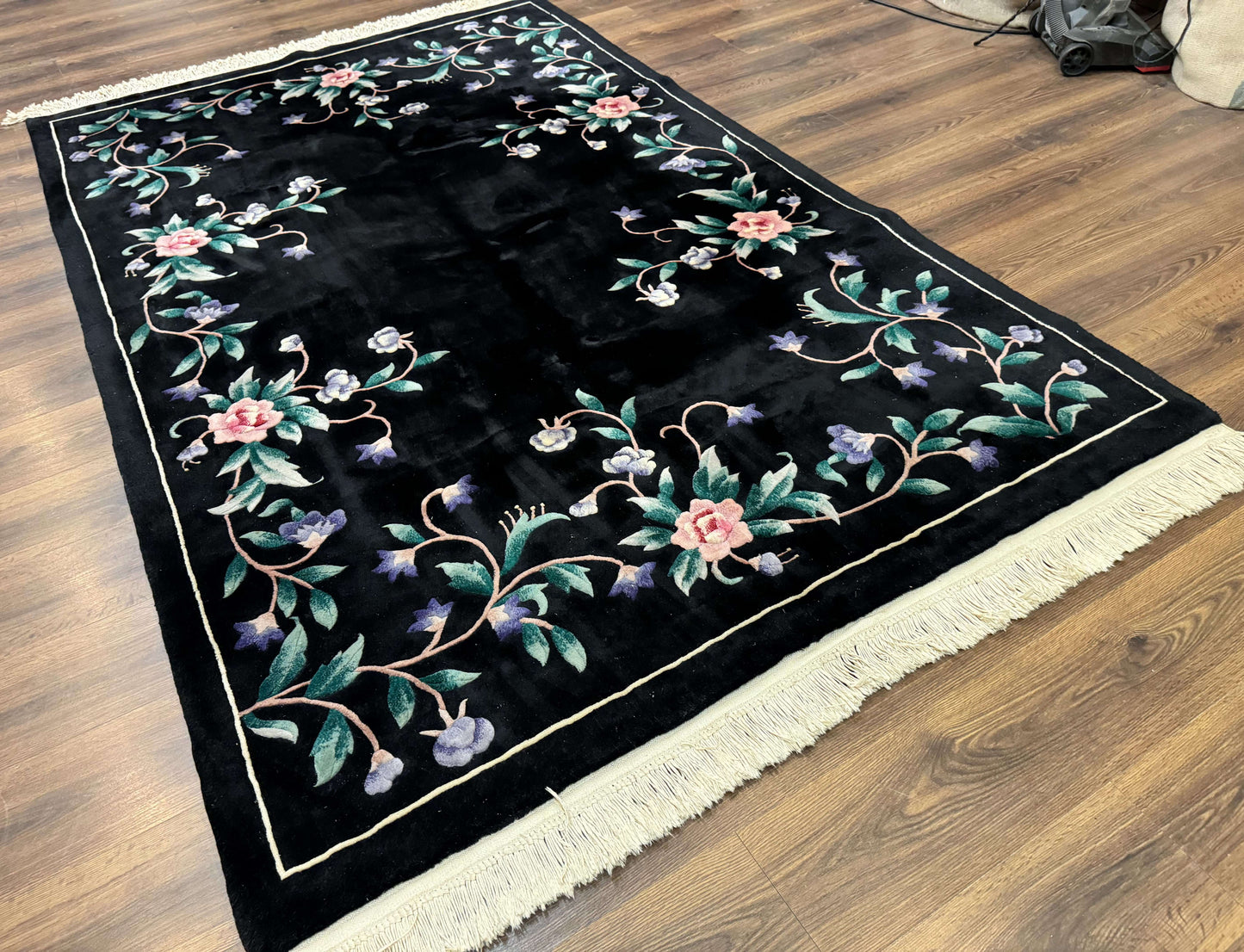 Chinese Wool Rug 6x9, Black, Floral, Minimal Design, 90 Line Carpet, Vintage Art Deco Rug - Nuvé