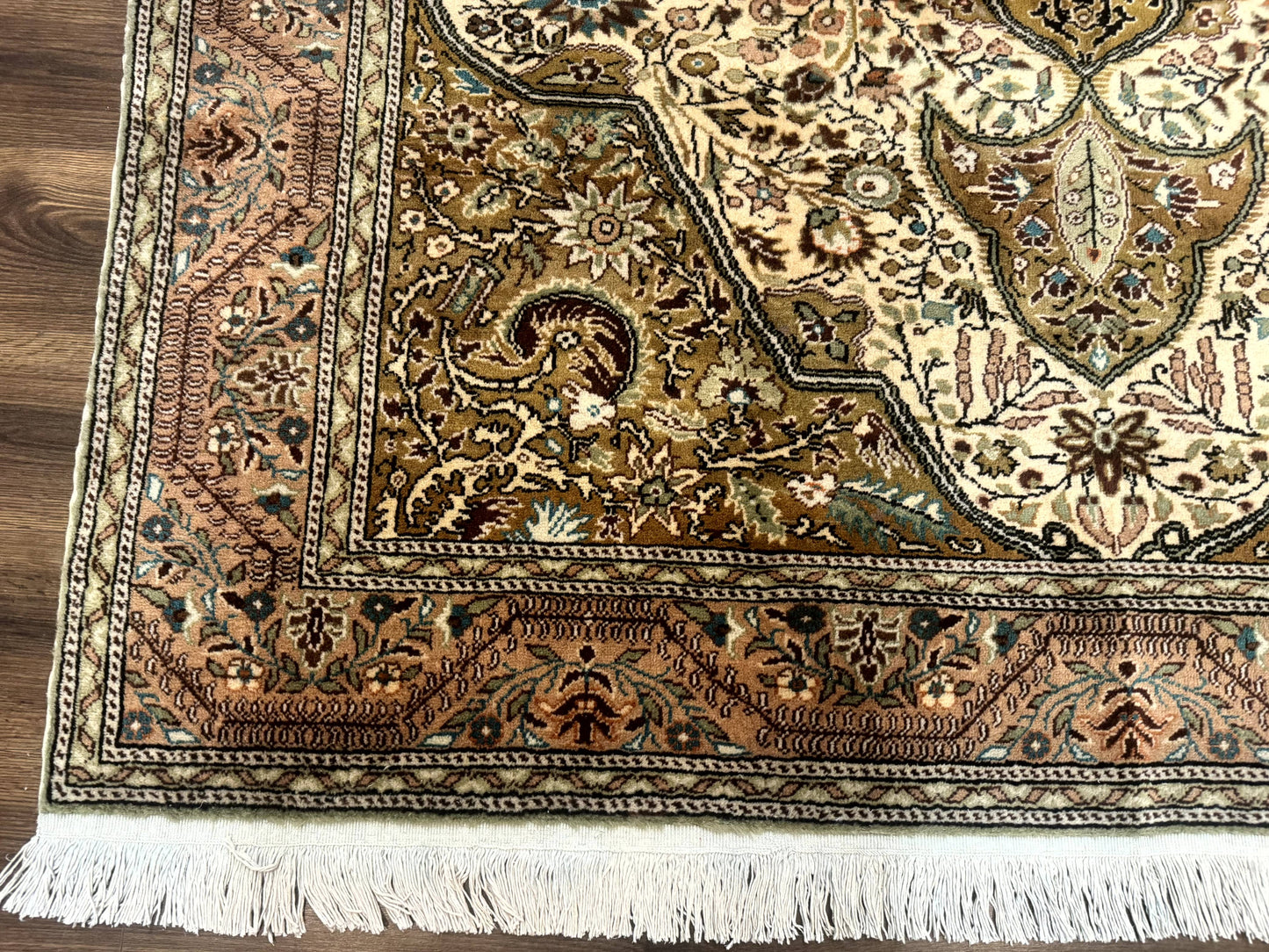 Turkish Sivas Rug 6x9, Floral Medallion, Vintage Handmade Wool Carpet - Nuvé