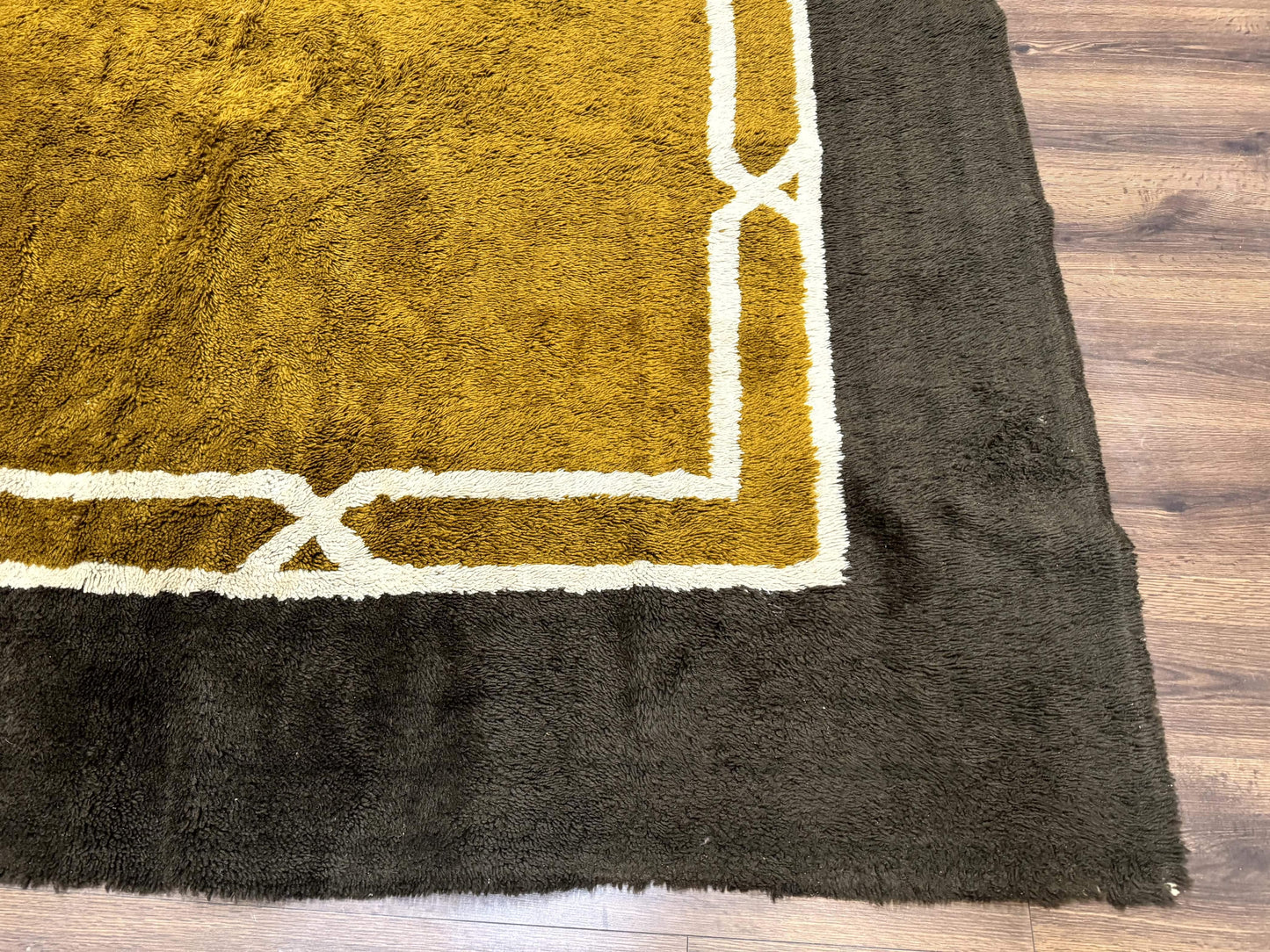 Mid Century Shag Rug 8x11, Large Vintage Shag Rug, Open Field, European Shag Rug - Nuvé