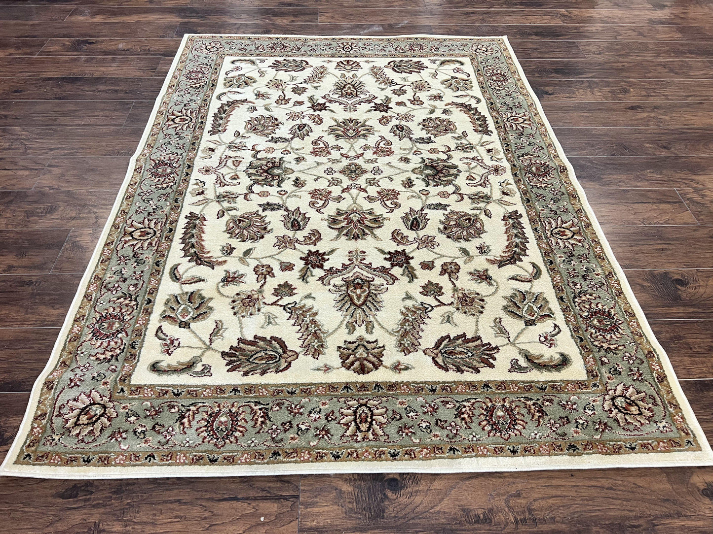 Floral Oriental Rug 5x7, Turkish Power Loomed Carpet, Traditional Design - Nuvé