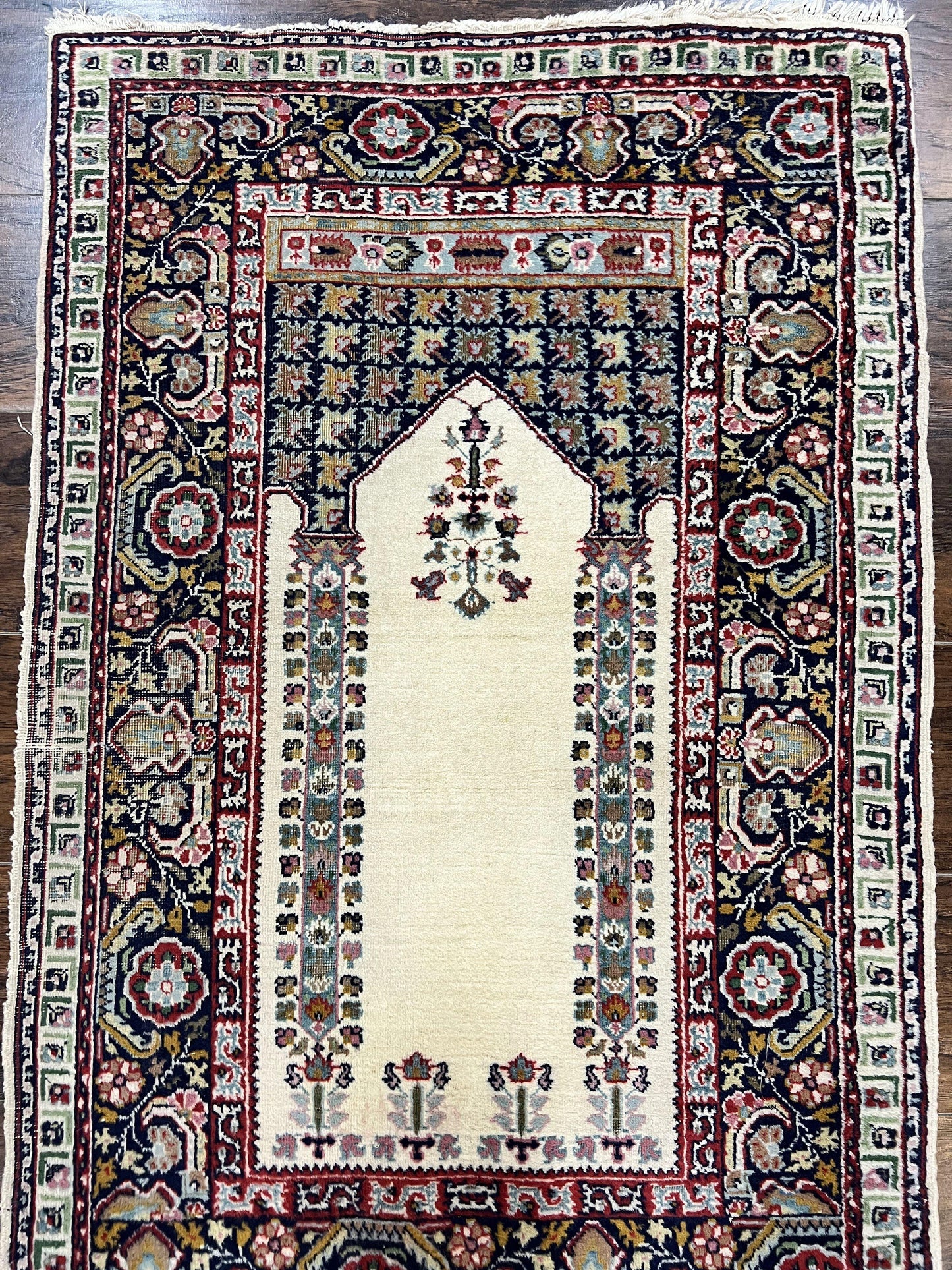 Turkish Prayer Rug 2.5 x 4, Vintage Wool Hand Knotted Carpet, Ivory - Nuvé