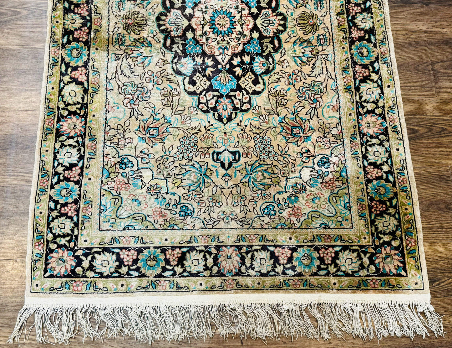 Indian Kashmiri Silk Rug 3x5, Floral Medallion, Fine 200 KPSI - Nuvé