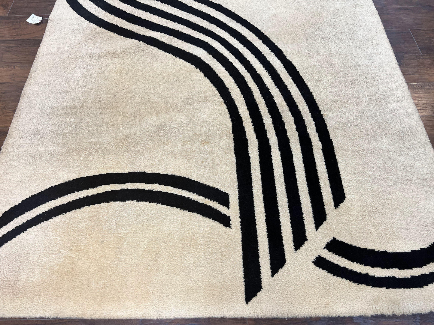 Modern Rug 6x9, Cream and Black, Abstract Pattern - Nuvé