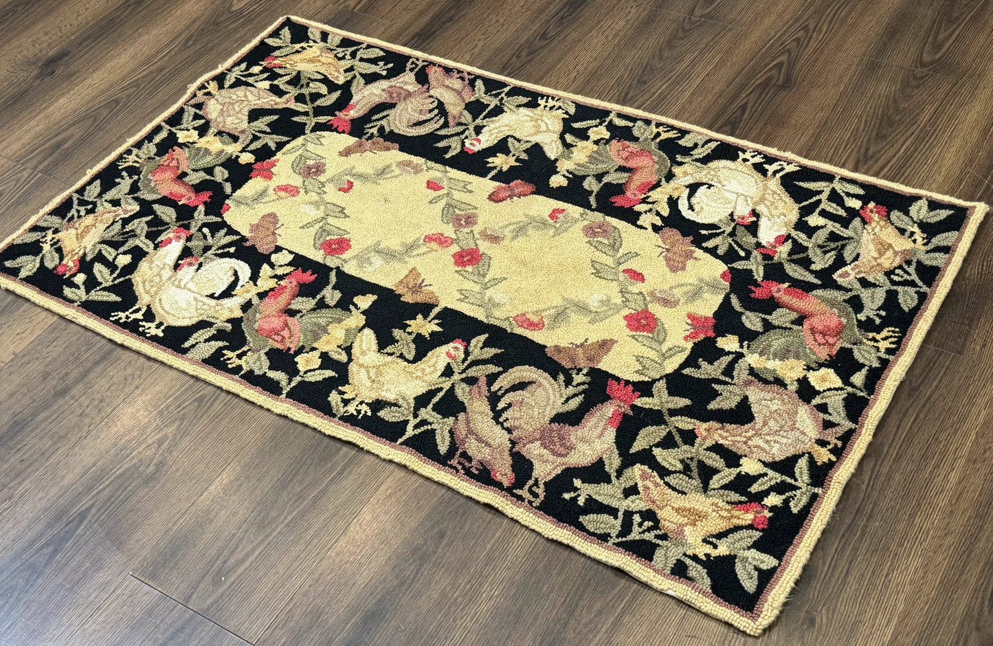 Small Vintage Hooked Rug, Roosters, Handmade, Wool - Nuvé