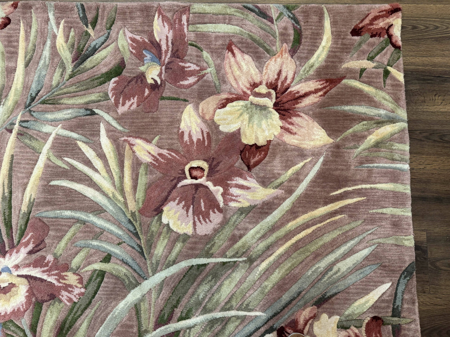 Hand Tufted Floral Rug 5x8, Light Rose Wool Carpet - Nuvé