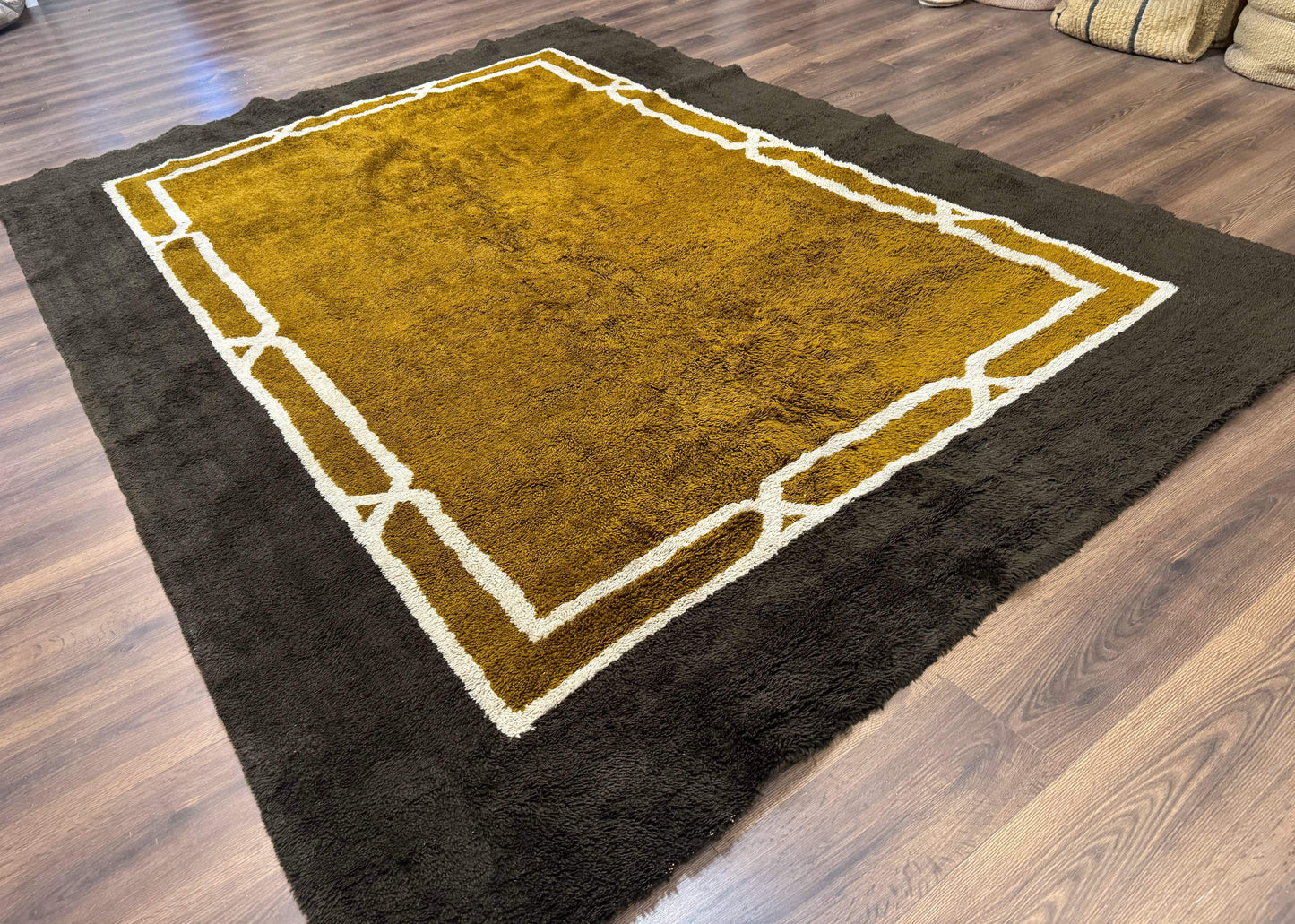 Mid Century Shag Rug 8x11, Large Vintage Shag Rug, Open Field, European Shag Rug - Nuvé