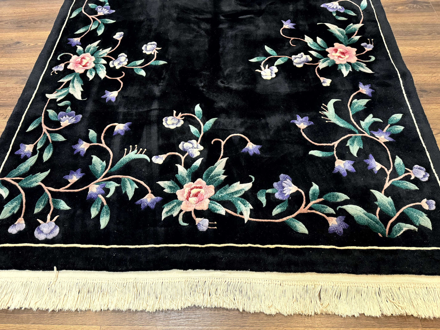 Chinese Wool Rug 6x9, Black, Floral, Minimal Design, 90 Line Carpet, Vintage Art Deco Rug - Nuvé
