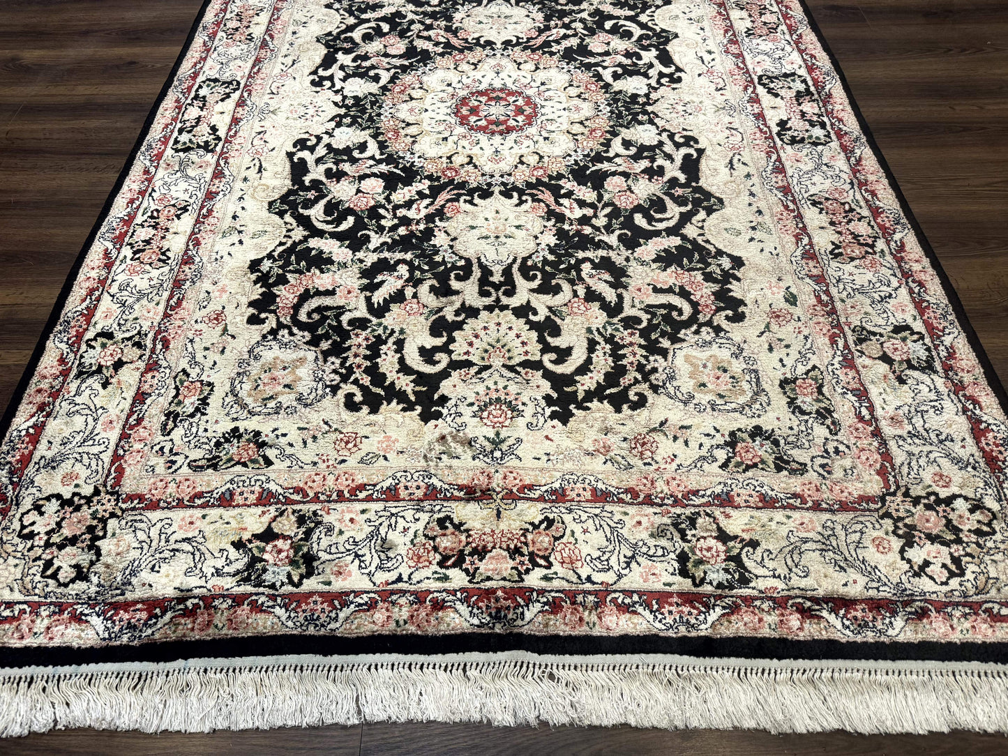 Indian Kashmiri Silk Rug, Floral Medallion, Vintage Hand Knotted Carpet - Nuvé