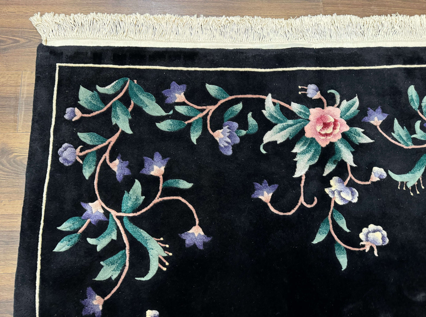 Chinese Wool Rug 6x9, Black, Floral, Minimal Design, 90 Line Carpet, Vintage Art Deco Rug - Nuvé