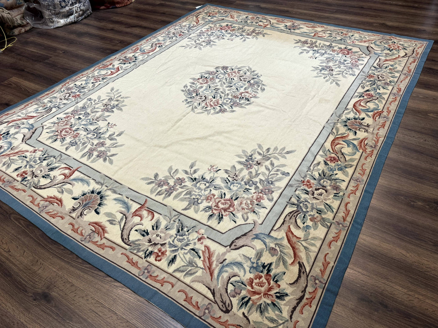 Ivory Needlepoint Rug 8x10, Wool Handmade Carpet - Nuvé