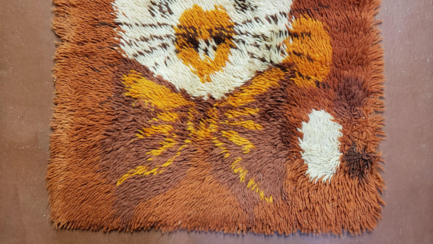 2x3 Rya Shag Rug Mid-Century Modern Danish Shag Rug 1960s Accent Rug Bunny Rabbit in Hat Dark Orange Small Shag Rug - Nuvé