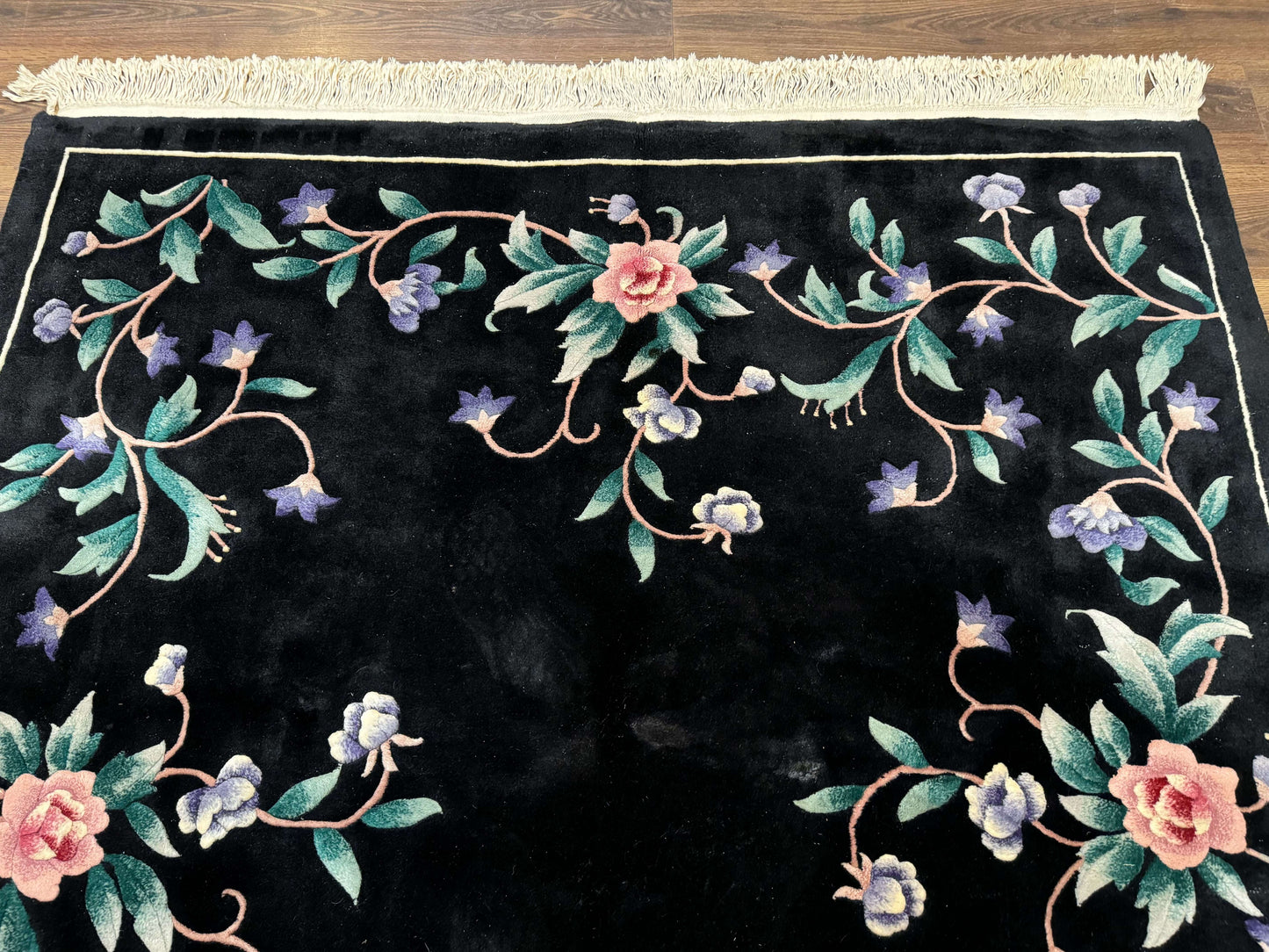Chinese Wool Rug 6x9, Black, Floral, Minimal Design, 90 Line Carpet, Vintage Art Deco Rug - Nuvé