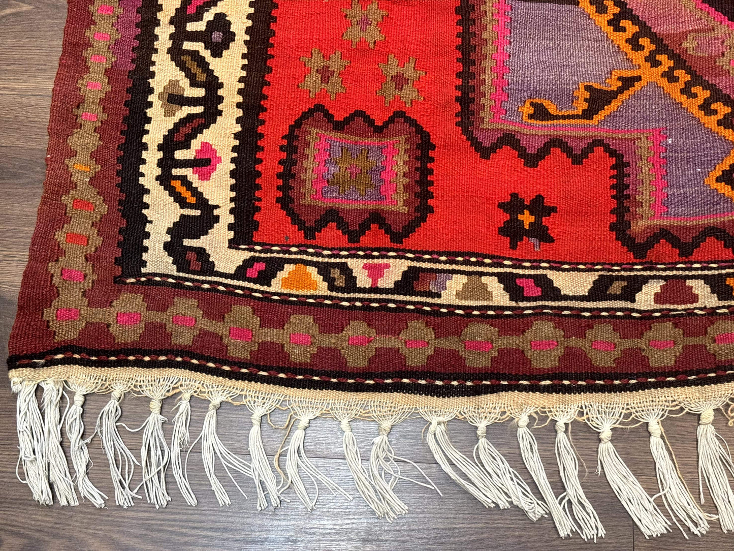 Persian Kurdish Zarand Kilim Rug 5x9, Red, Geometric Medallions, Wide Runner - Nuvé