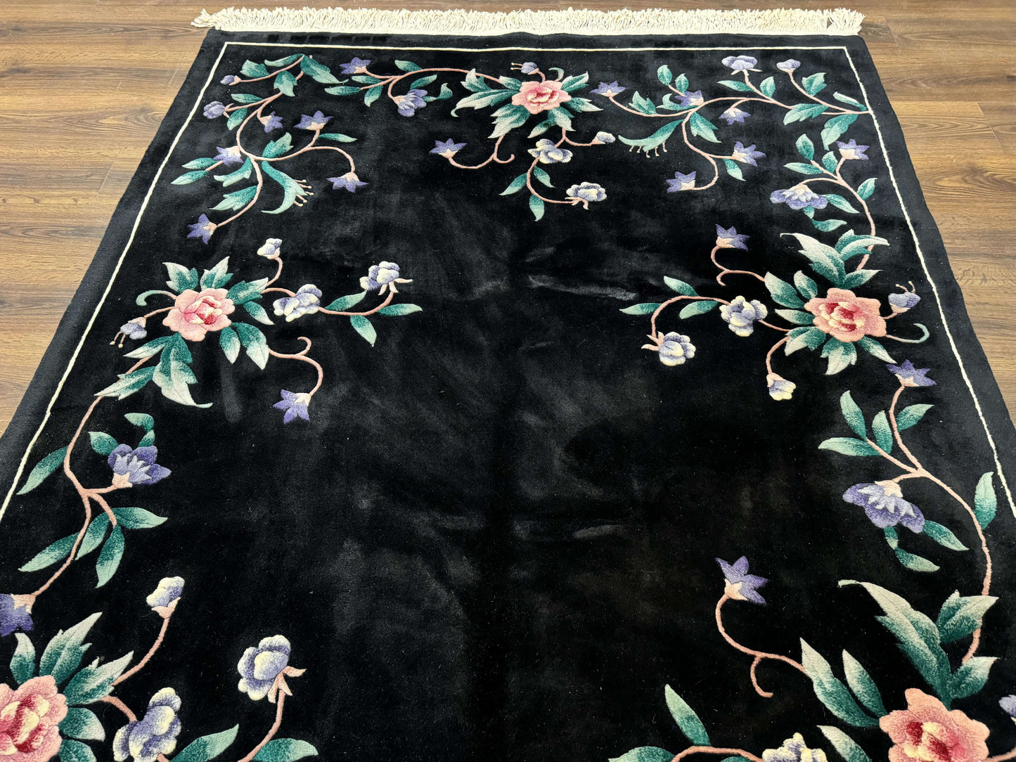 Chinese Wool Rug 6x9, Black, Floral, Minimal Design, 90 Line Carpet, Vintage Art Deco Rug - Nuvé