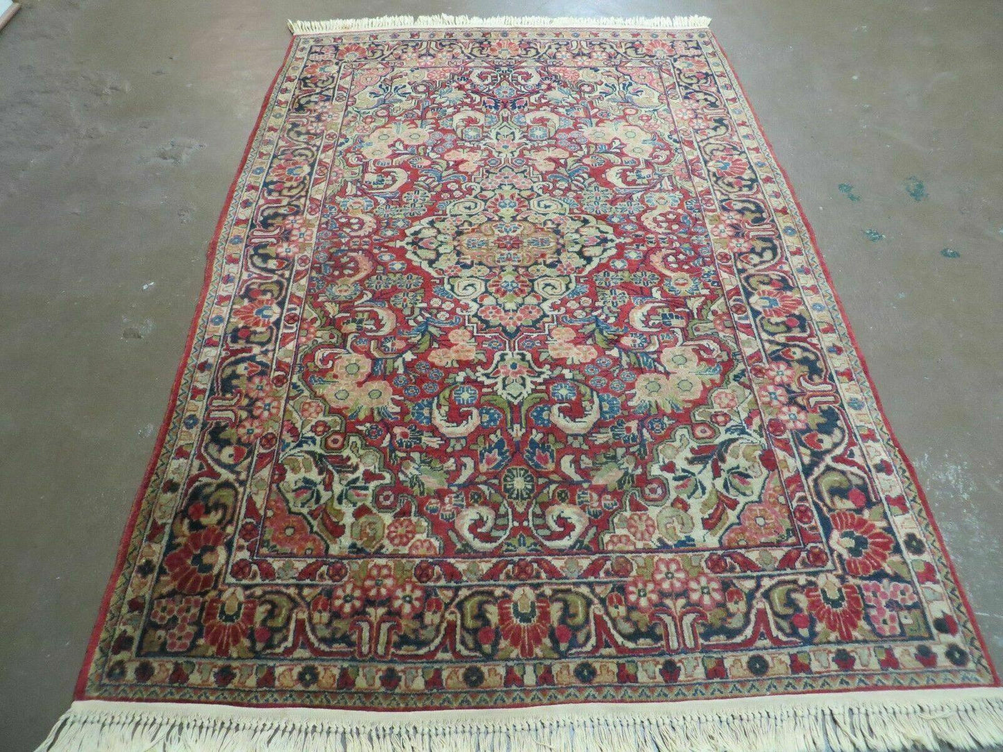 Persian Sarouk Rug 4.6 x 5, Red, Semi Antique, Floral - Nuvé