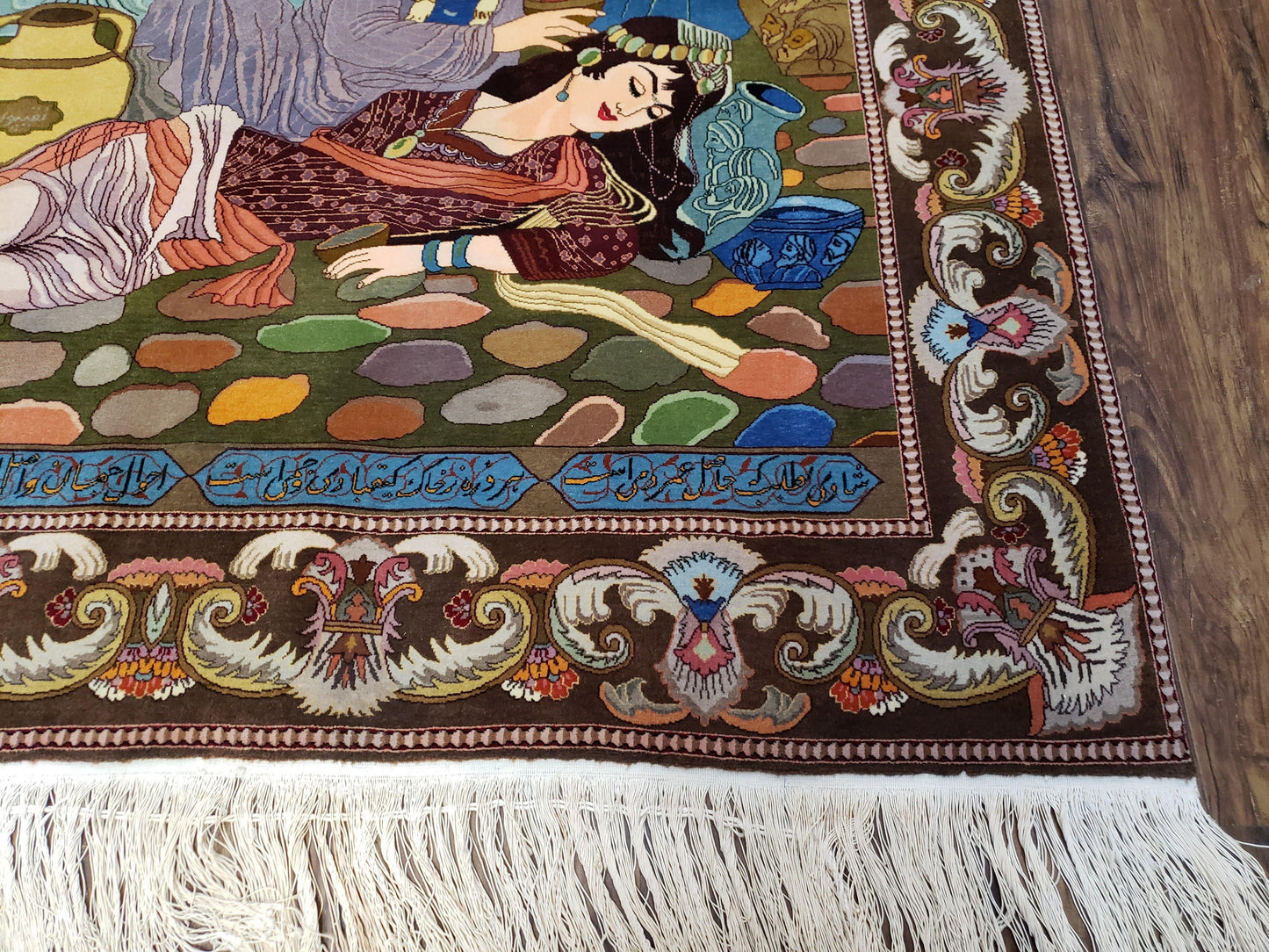 Semi Antique Persian Isfahan Pictoral Rug 4.10x6.1, Wool Handmade High Quality Decorative Carpet - Nuvé