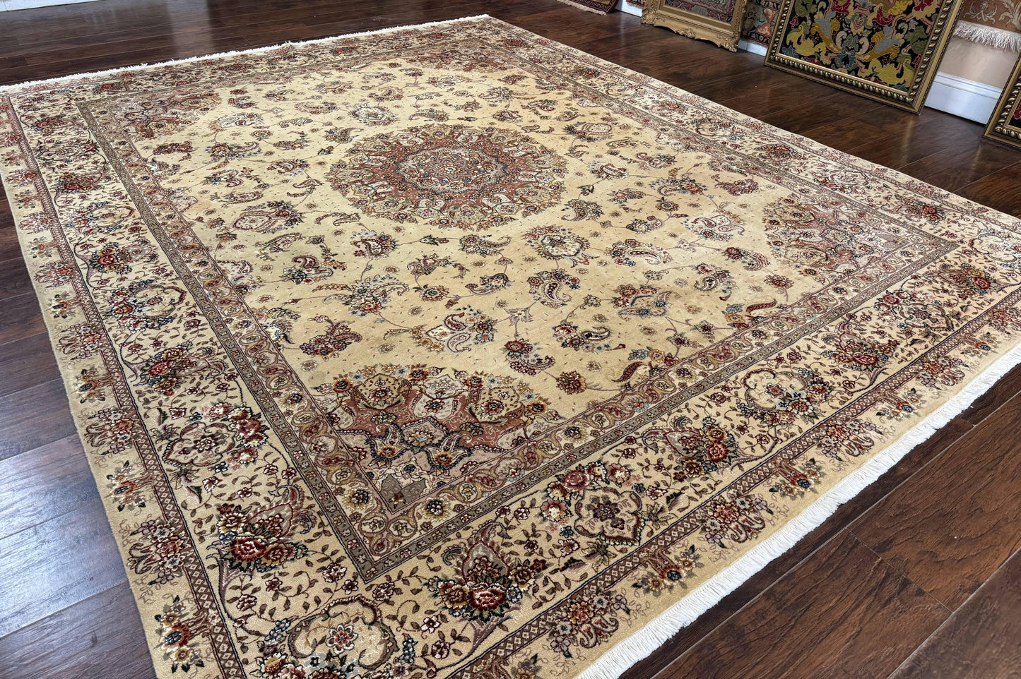 Sino Persian Rug 8x10, Wool and Silk Highlights, 290 KPSI, Floral Medallion - Nuvé