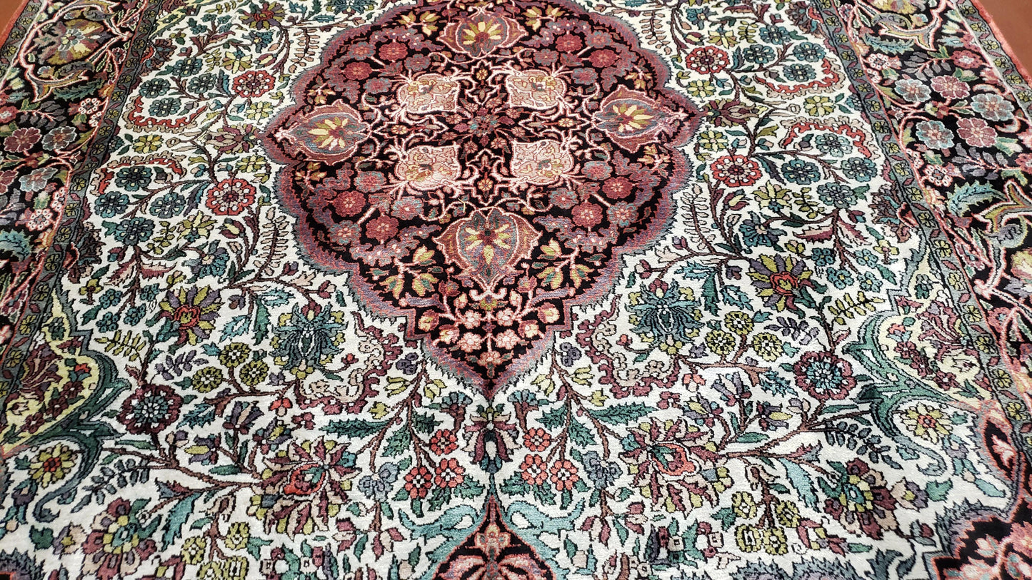 Indian Kashmiri Silk Rug 6x10, Ivory, Floral Medallion - Nuvé