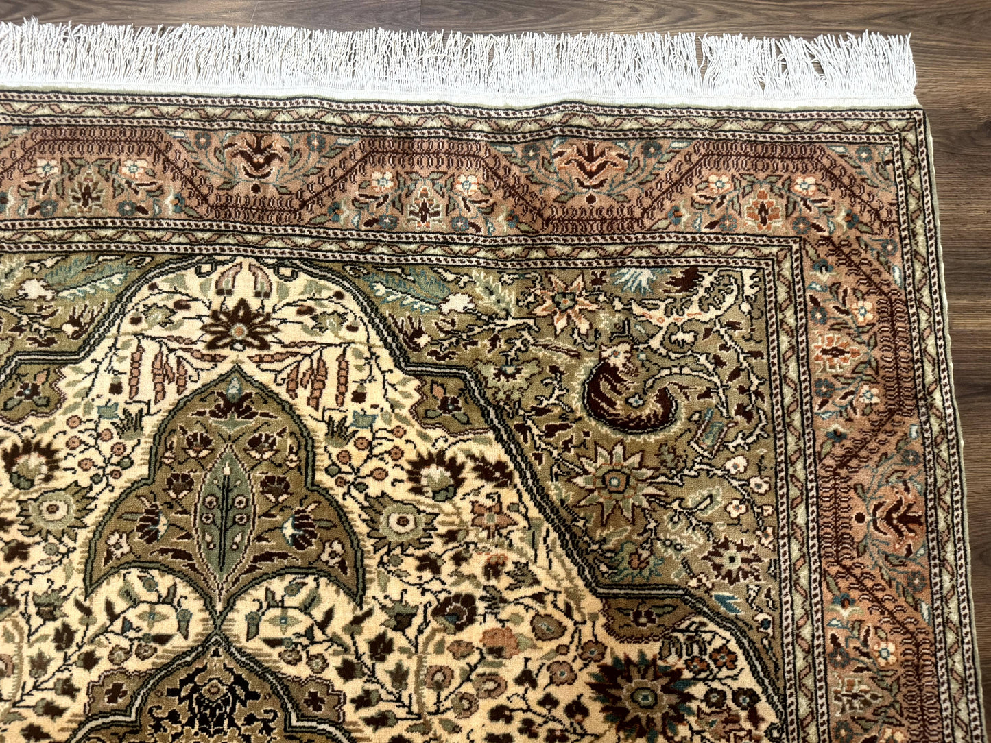 Turkish Sivas Rug 6x9, Floral Medallion, Vintage Handmade Wool Carpet - Nuvé