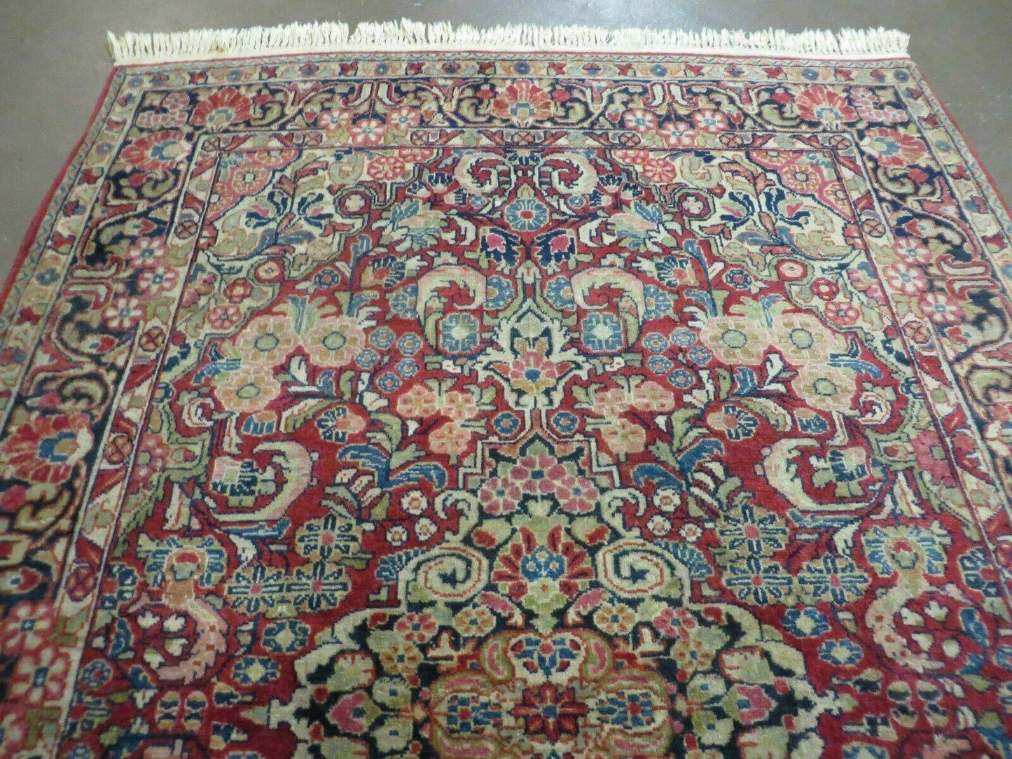 Persian Sarouk Rug 4.6 x 5, Red, Semi Antique, Floral - Nuvé