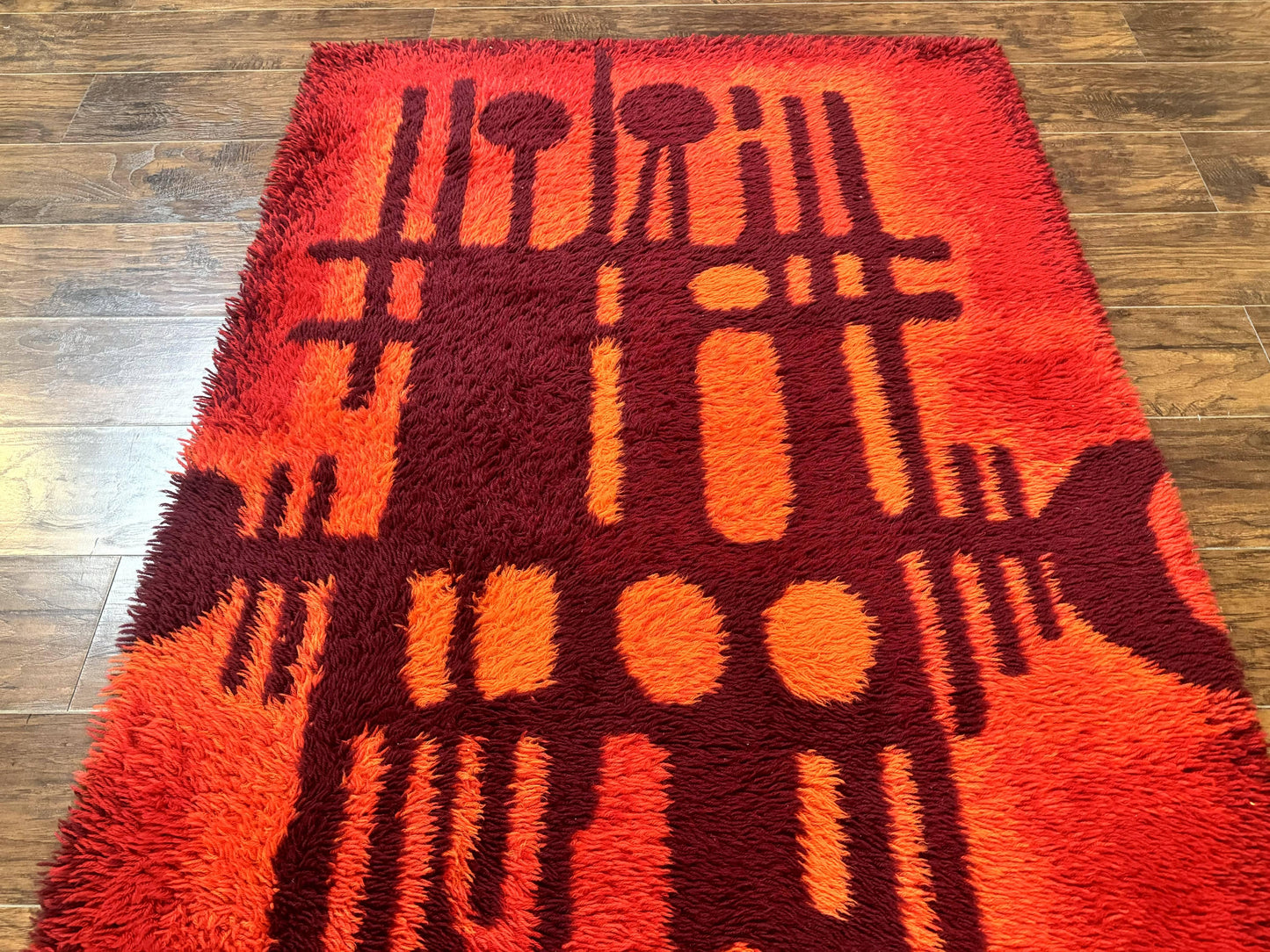 Danish Rya Shag Rug 4x6, Red Vintage Mid Century Retro Abstract Shag Rug - Nuvé