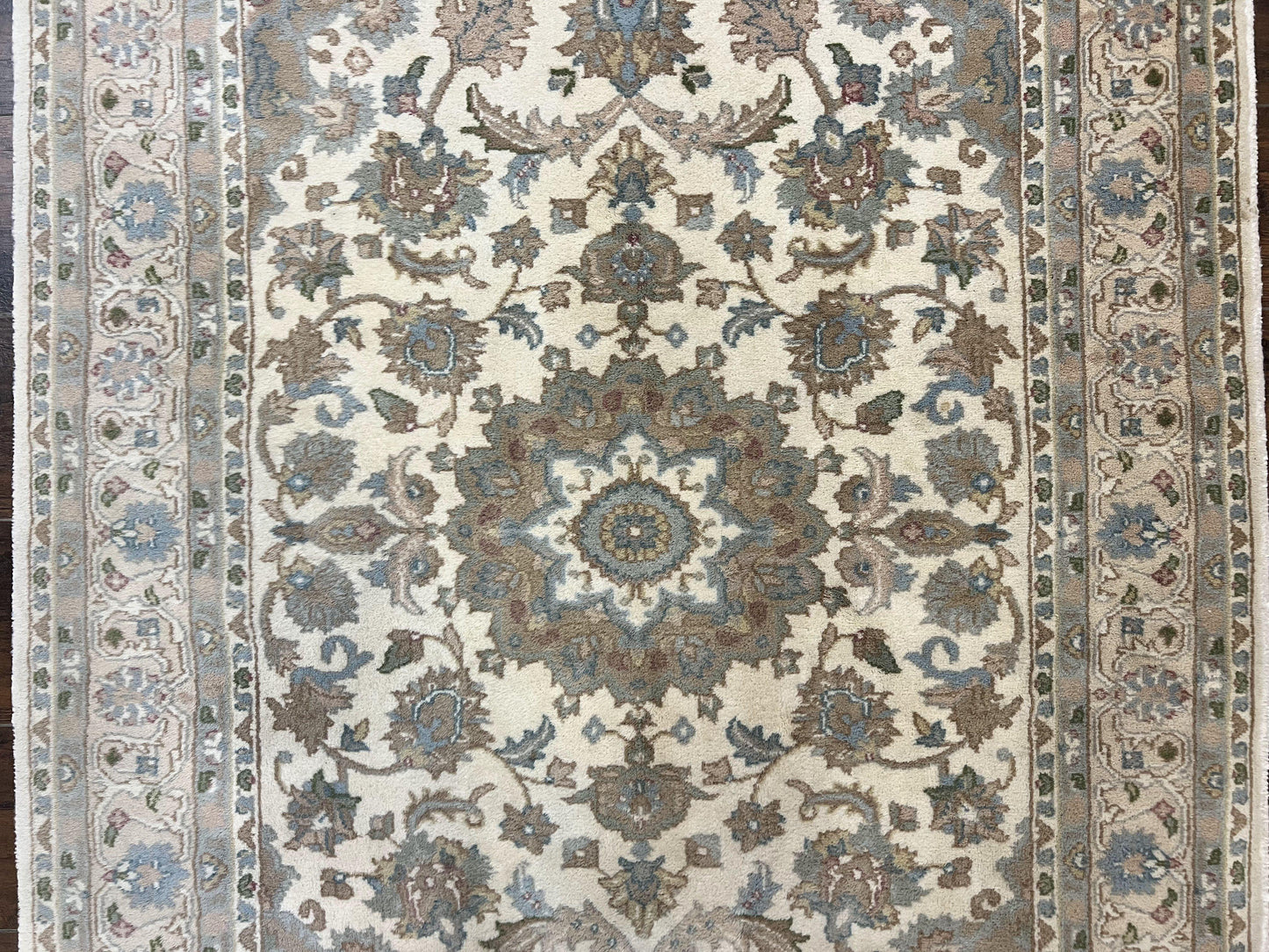 Indo Persian Rug 4x6, Floral Medallion, Beige, Handmade Wool Vintage Carpet 4 x 6 ft - Nuvé