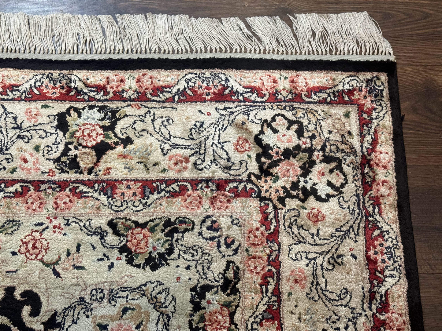 Indian Kashmiri Silk Rug, Floral Medallion, Vintage Hand Knotted Carpet - Nuvé