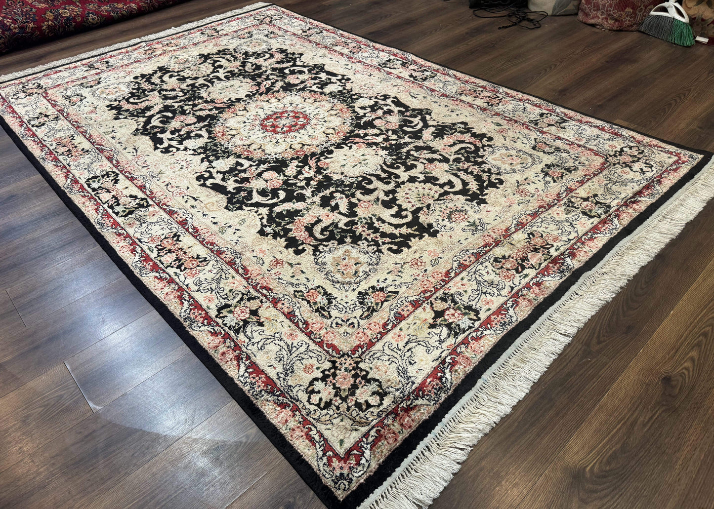 Indian Kashmiri Silk Rug, Floral Medallion, Vintage Hand Knotted Carpet - Nuvé