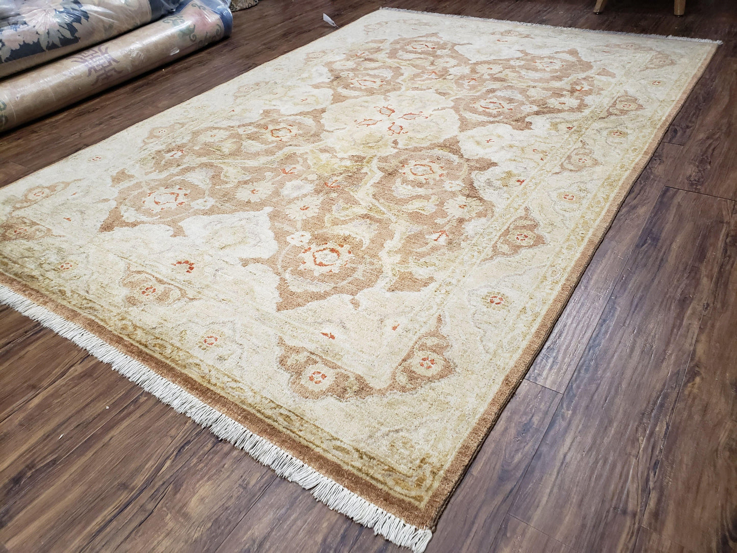 6x9 Pakistani Peshawar Rug, Handmade Wool Carpet, Soft Neutral Colors Rug, Vintage Rug for Modern Home - Nuvé