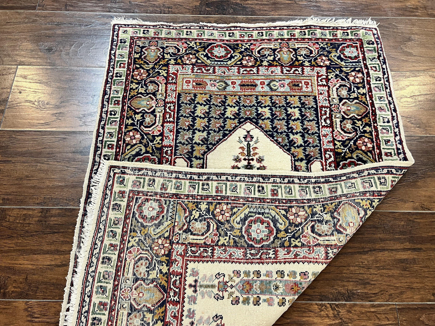Turkish Prayer Rug 2.5 x 4, Vintage Wool Hand Knotted Carpet, Ivory - Nuvé