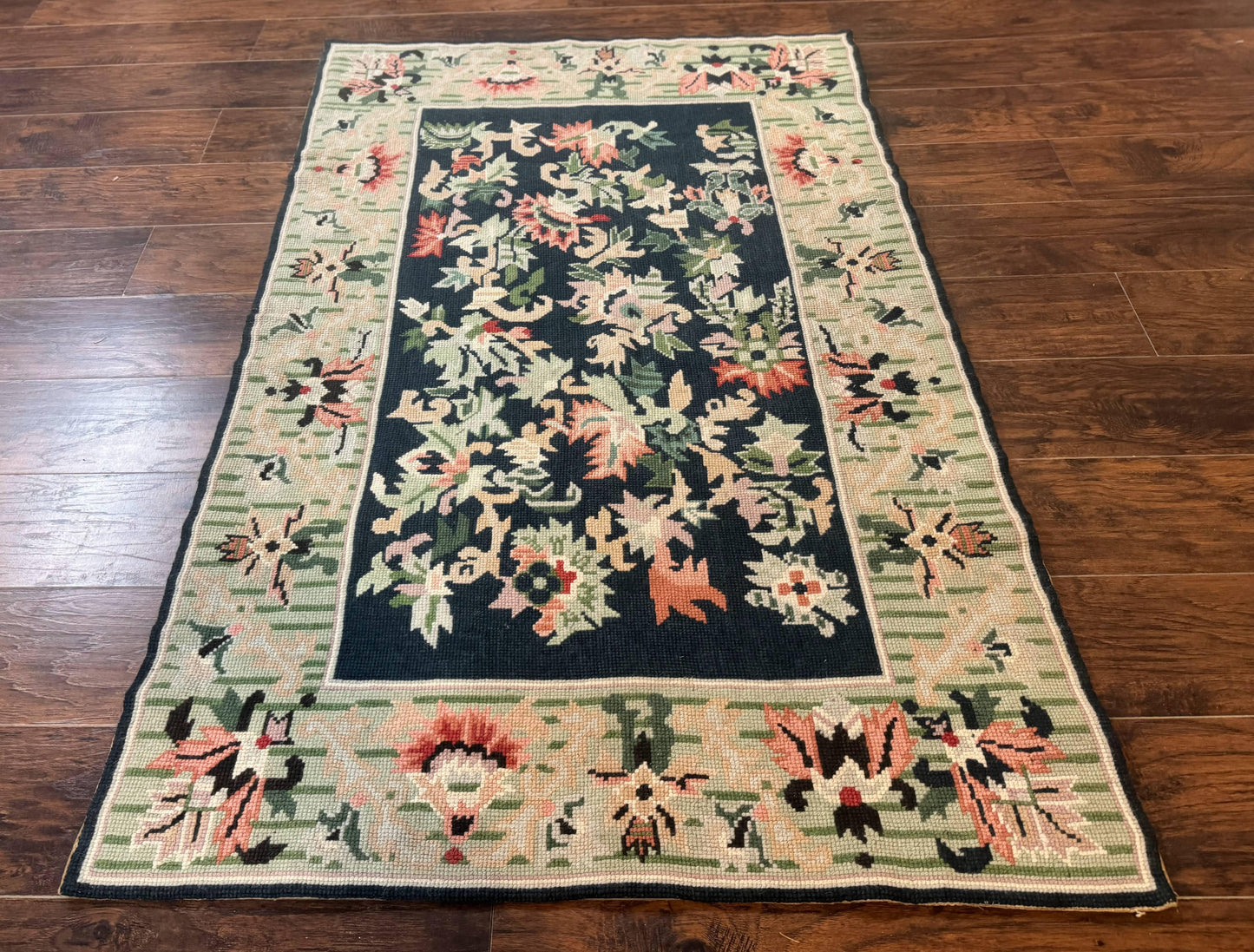 Vintage American Needlepoint Rug 4x6, Dark Green, Wool, Handmade, Flatweave Carpet - Nuvé