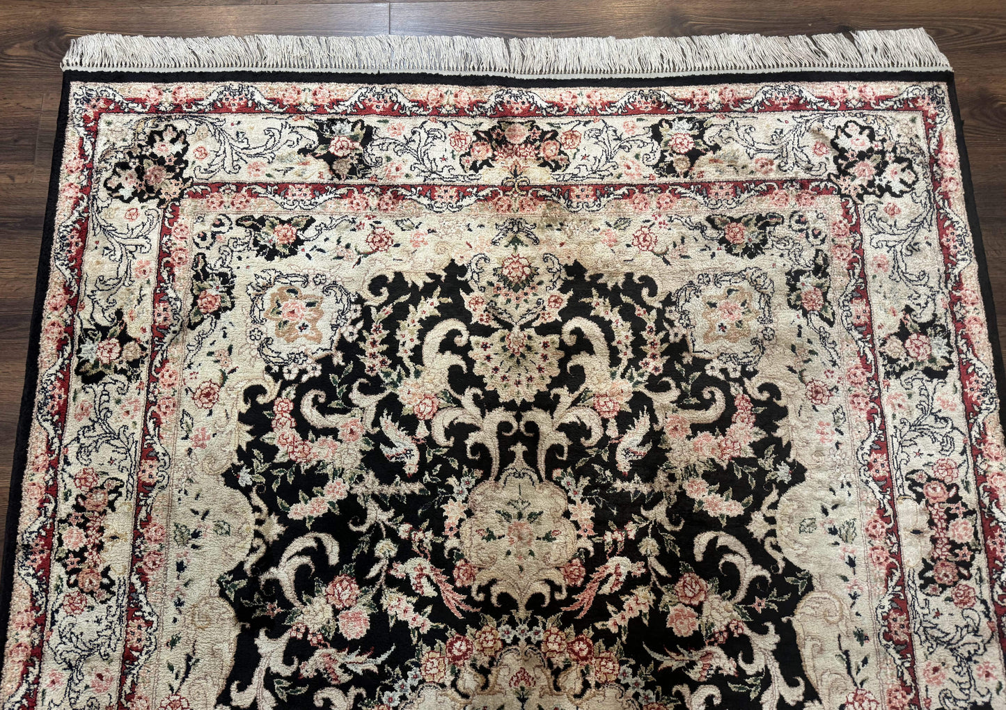 Indian Kashmiri Silk Rug, Floral Medallion, Vintage Hand Knotted Carpet - Nuvé
