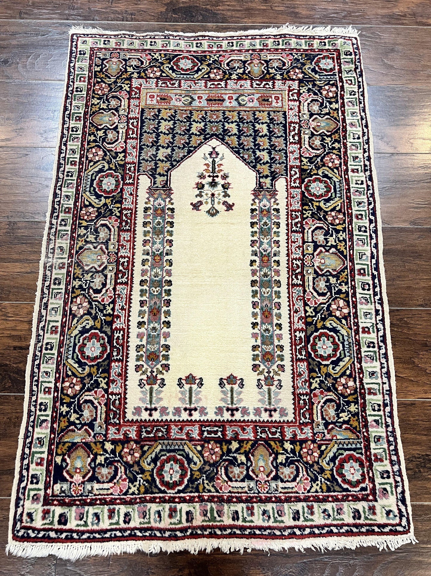 Turkish Prayer Rug 2.5 x 4, Vintage Wool Hand Knotted Carpet, Ivory - Nuvé