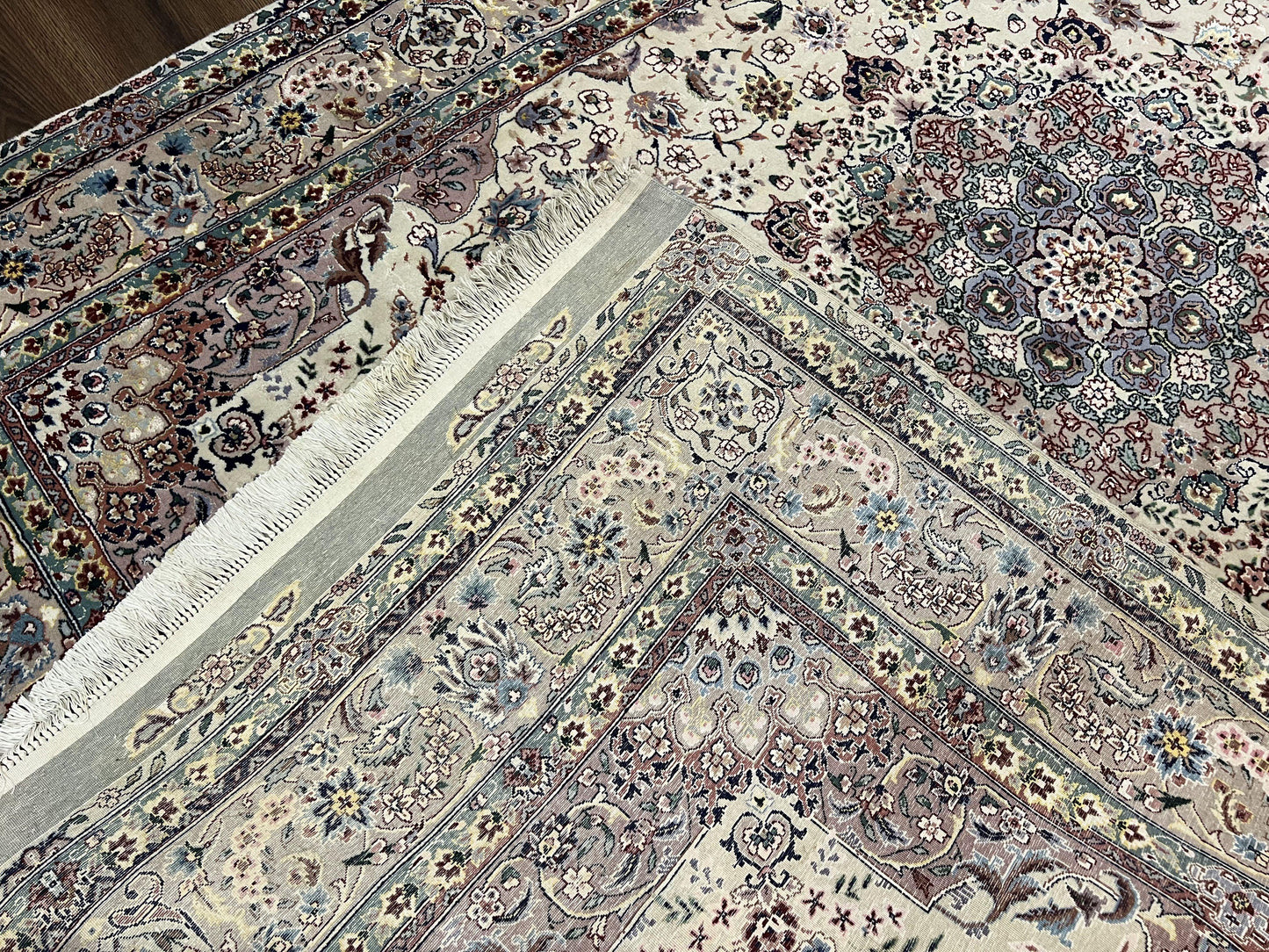 Beautiful Pak Persian Rug 6x9, Floral Medallion, Wool and Silk, Highly Detailed Elegant Carpet, Vintage Oriental Rug 6 x 9, Cream and Gray - Nuvé