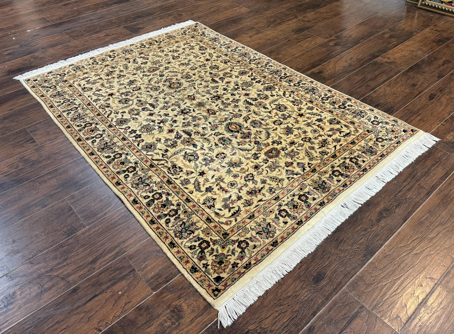 Pak Persian Rug 4x6 - Nuvé