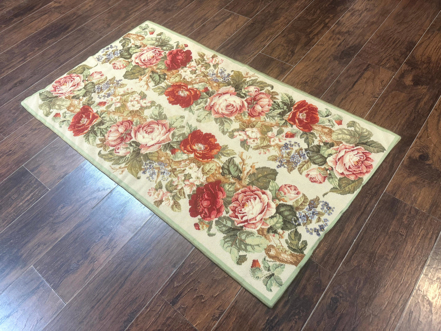 Small Needlepoint Rug 2.8 x 4.7, Floral, Vintage - Nuvé