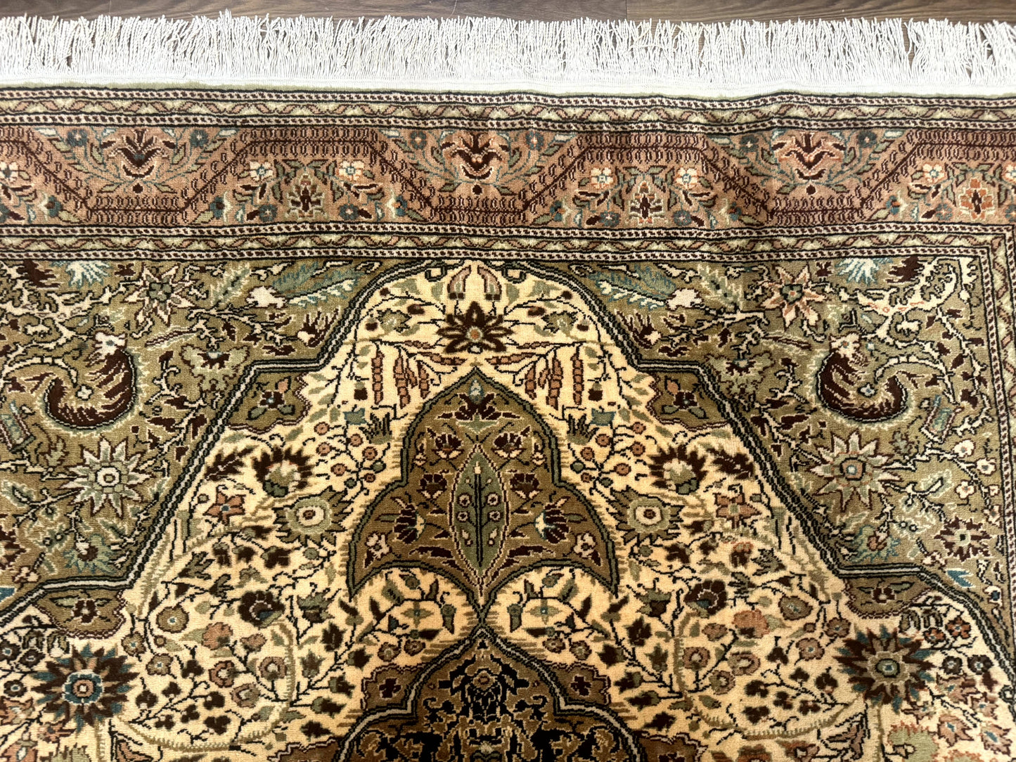 Turkish Sivas Rug 6x9, Floral Medallion, Vintage Handmade Wool Carpet - Nuvé