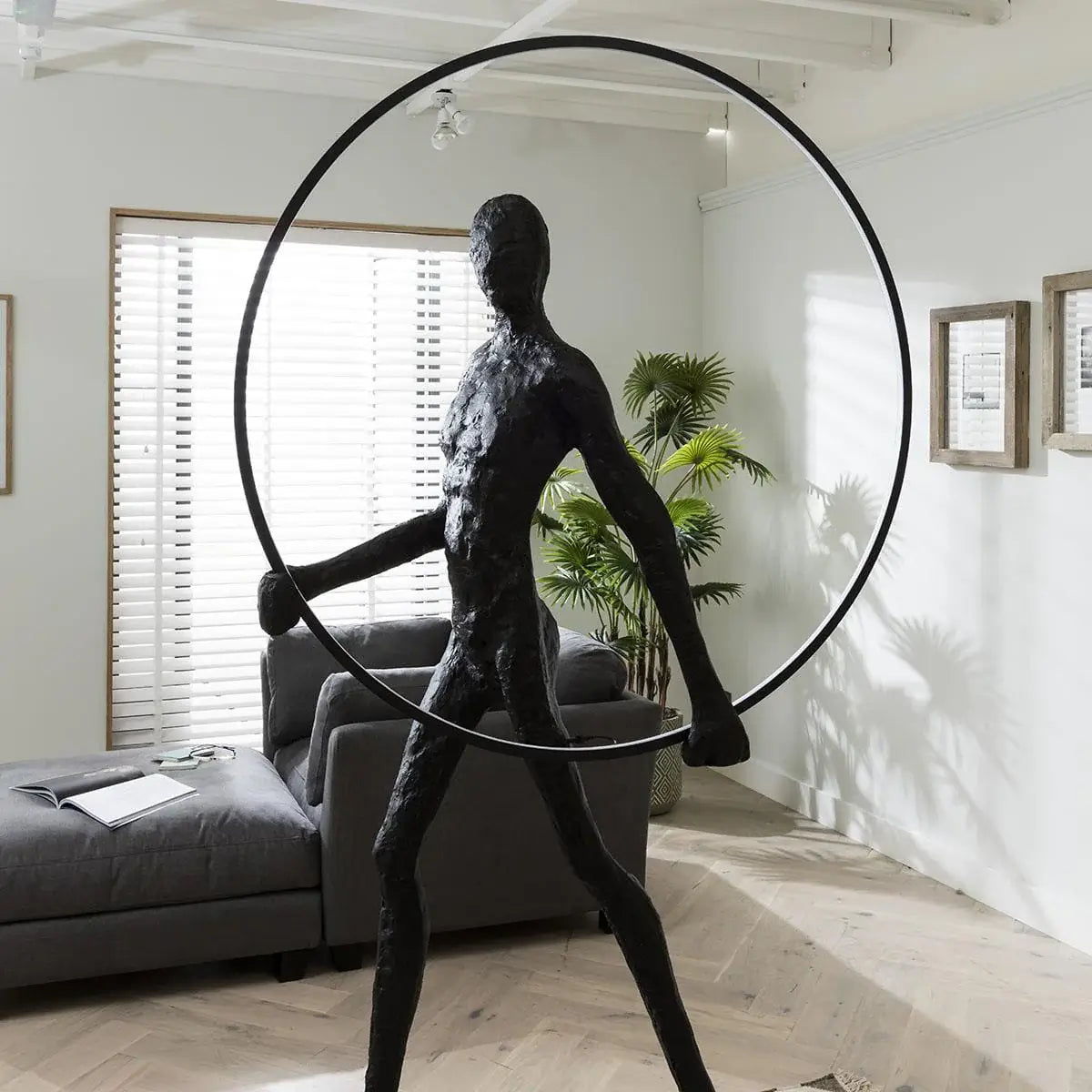 Aeon Sculpture Characters Floor Lamp - Nuvé