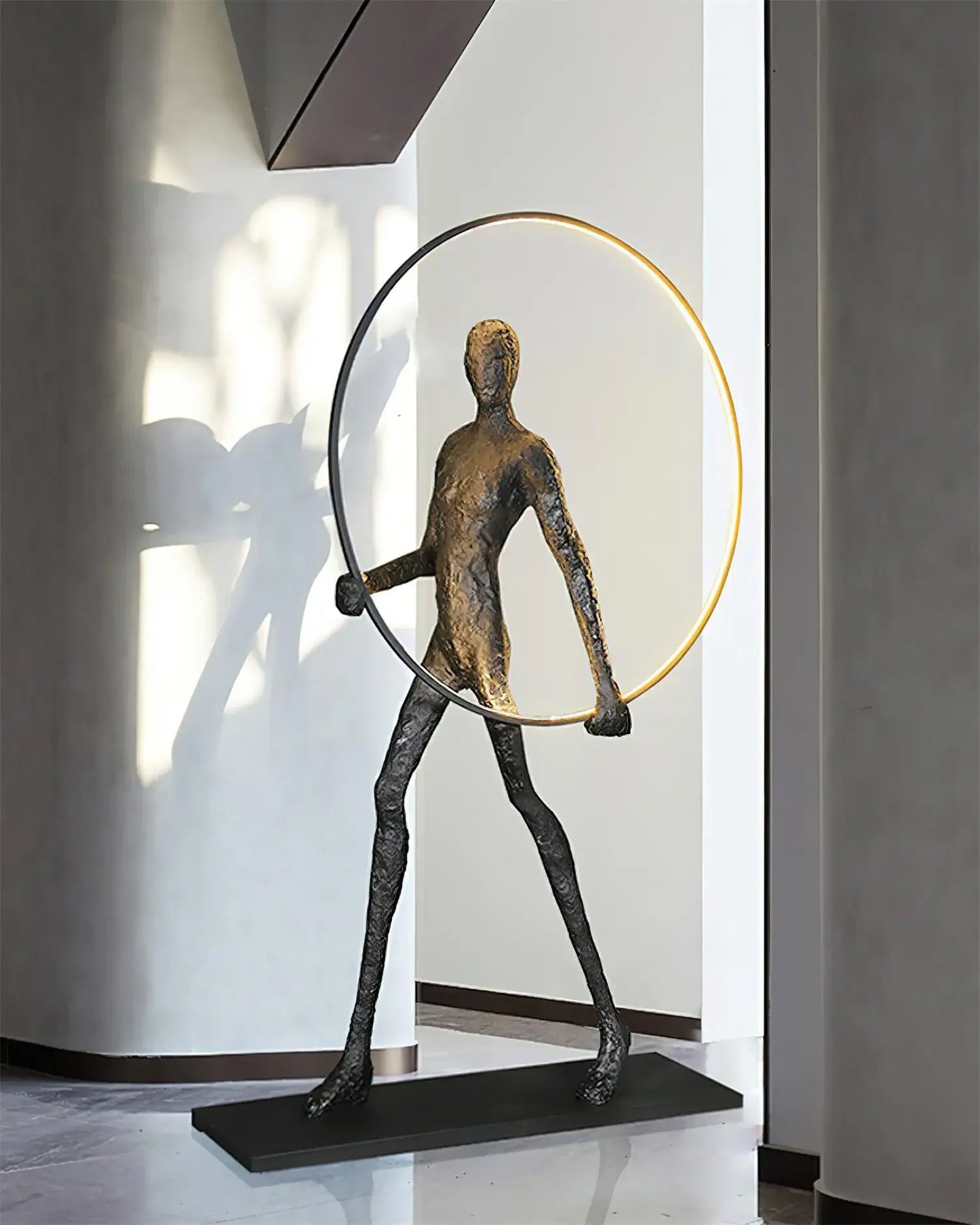 Aeon Sculpture Characters Floor Lamp - Nuvé