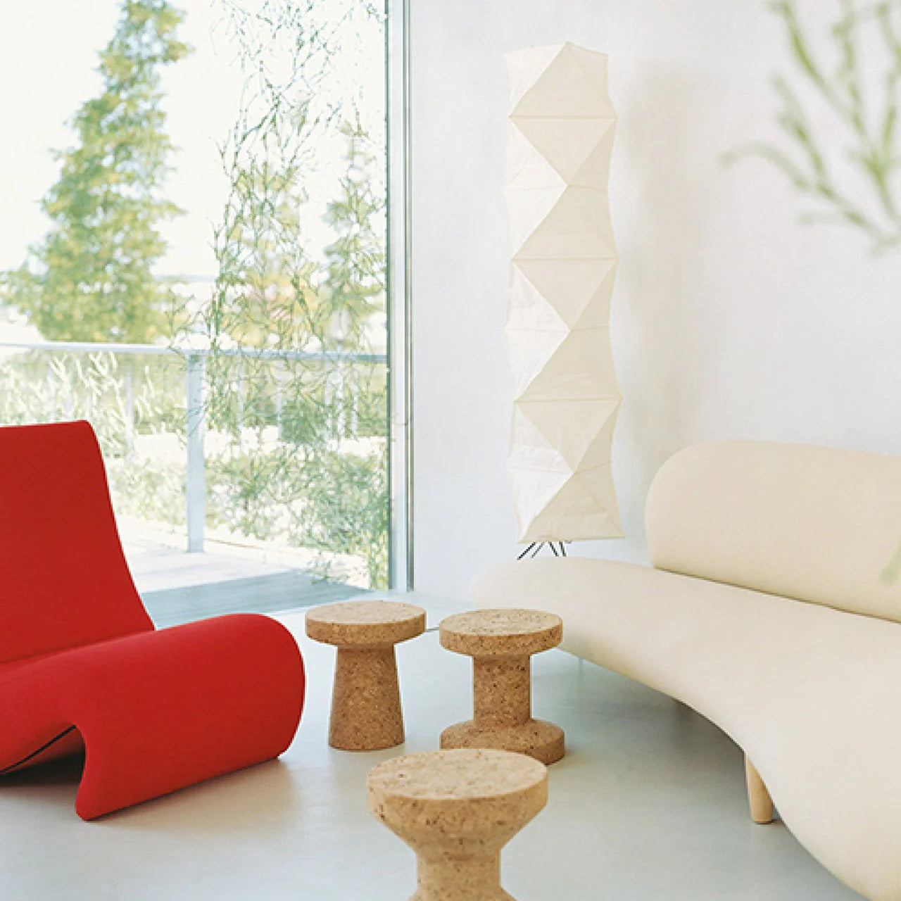 Akari UF4-L8 Floor Lamp - Nuvé