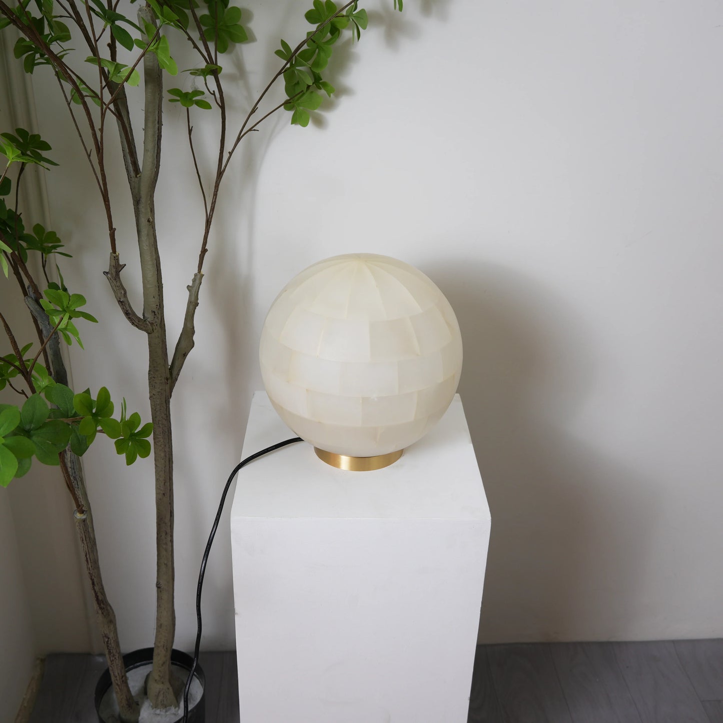 Alabaster Ball Table Lamp - Nuvé