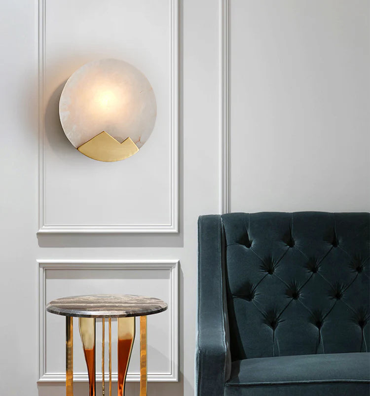 Alabaster Brass Wall Light - Nuvé